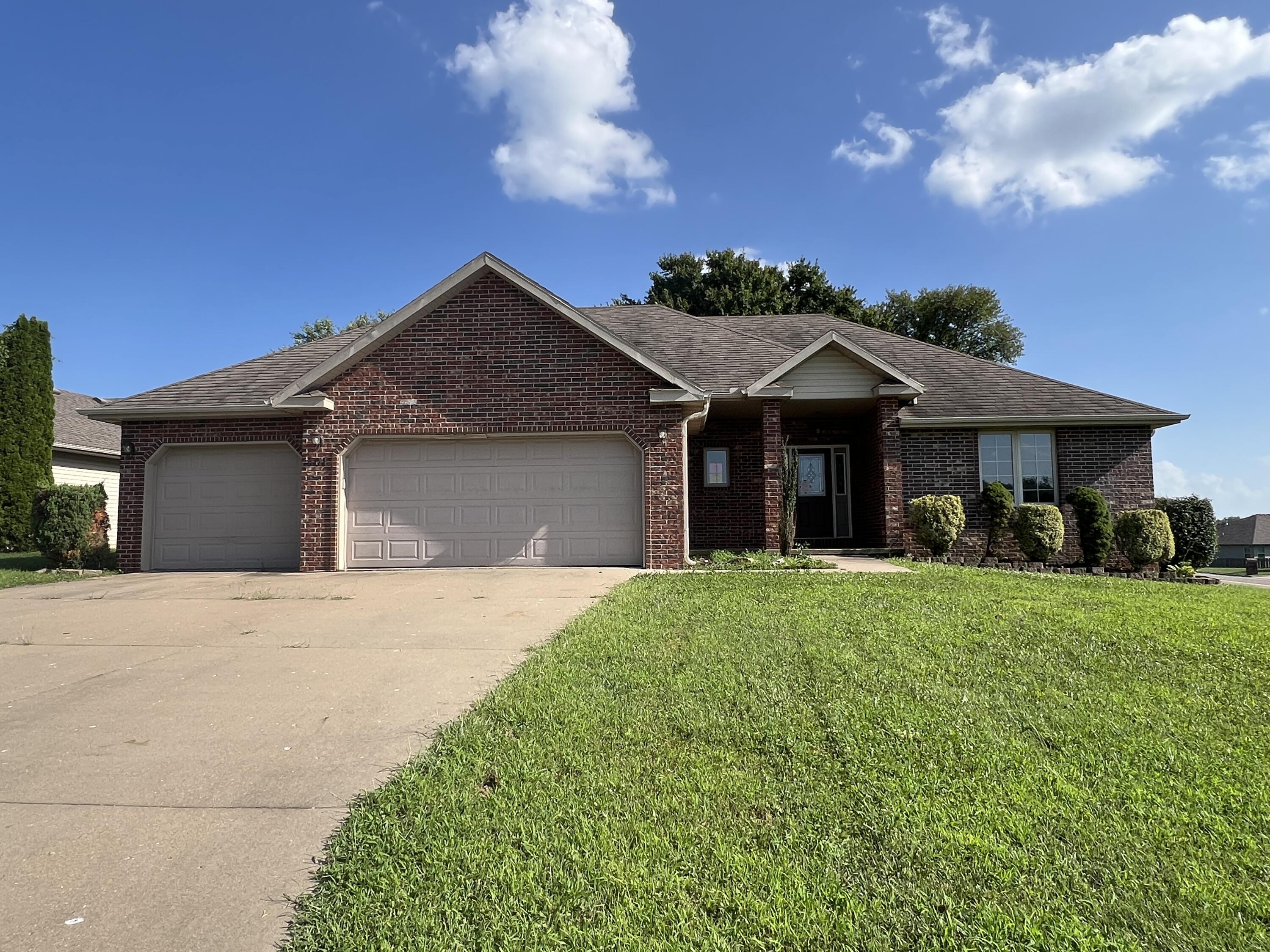 501 Falcon Heights, Rogersville MO 65742