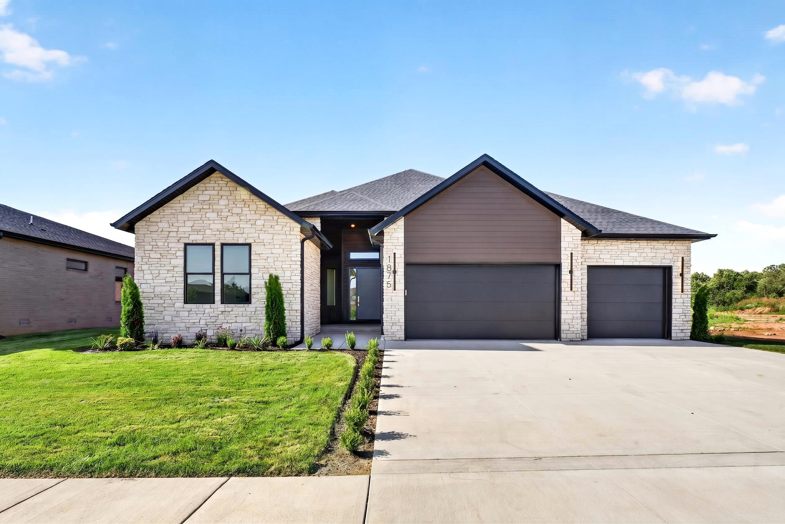 1875 E Skyline Avenue, Ozark MO 65721