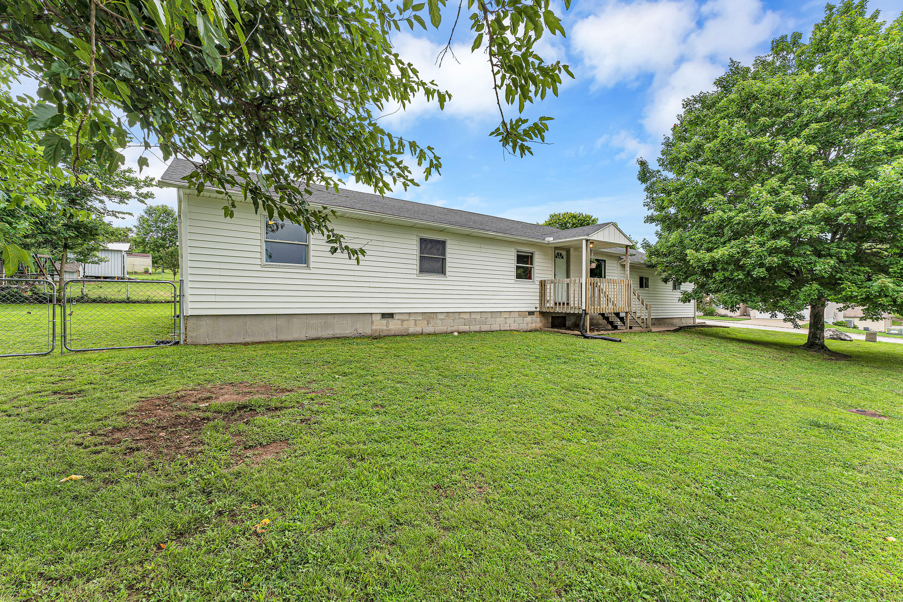 1602 W Robin Street, Ozark MO 65721