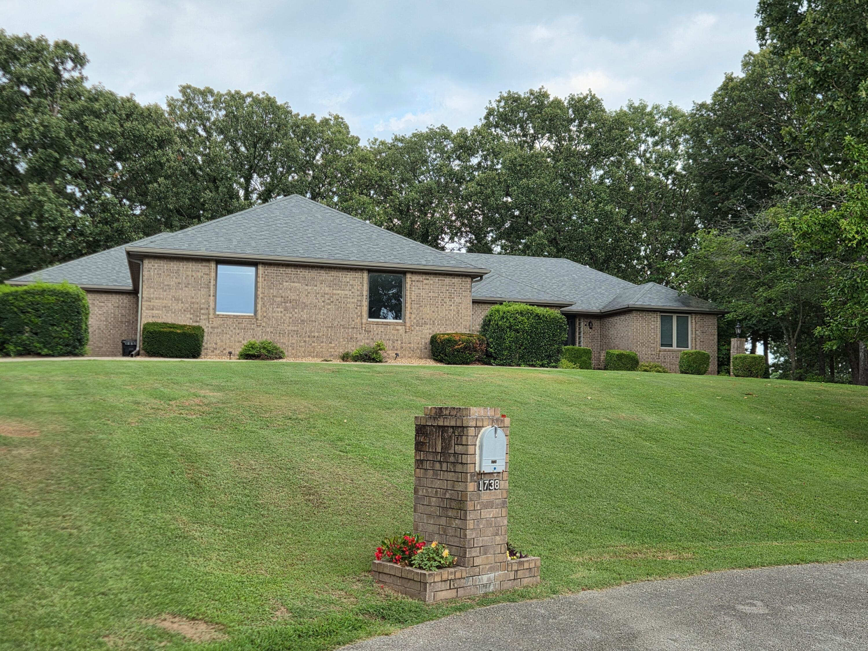 1738 Hawthorn Place, Marshfield MO 65706