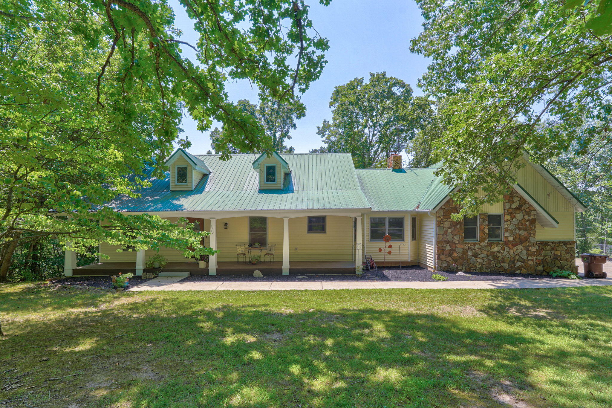 1417 S Thousand Oaks Drive, Nixa MO 65714