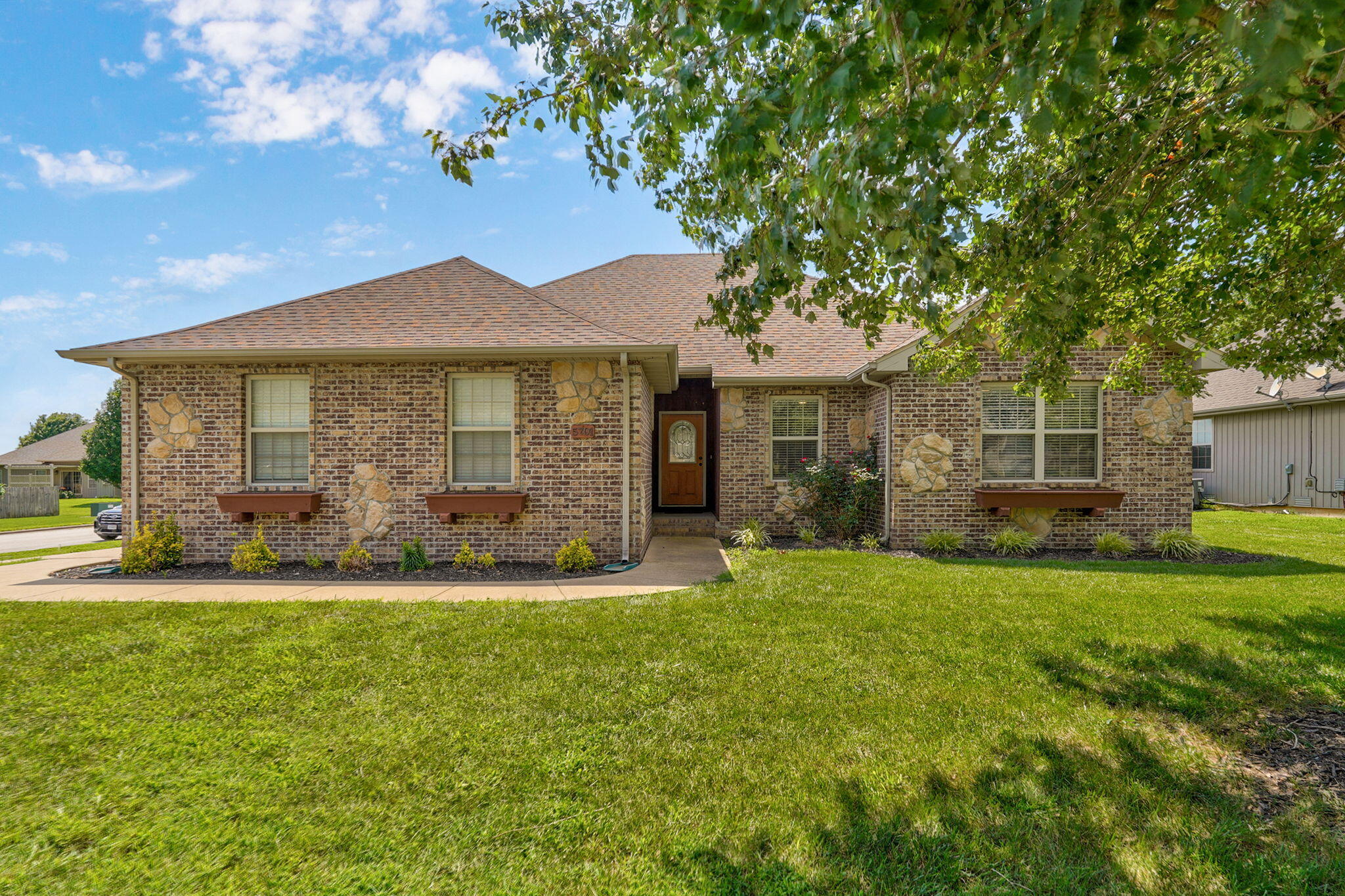 5701 N Seacrest Drive, Ozark MO 65721