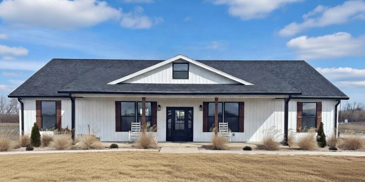 1883 S Farm Rd 107, Springfield MO 65802