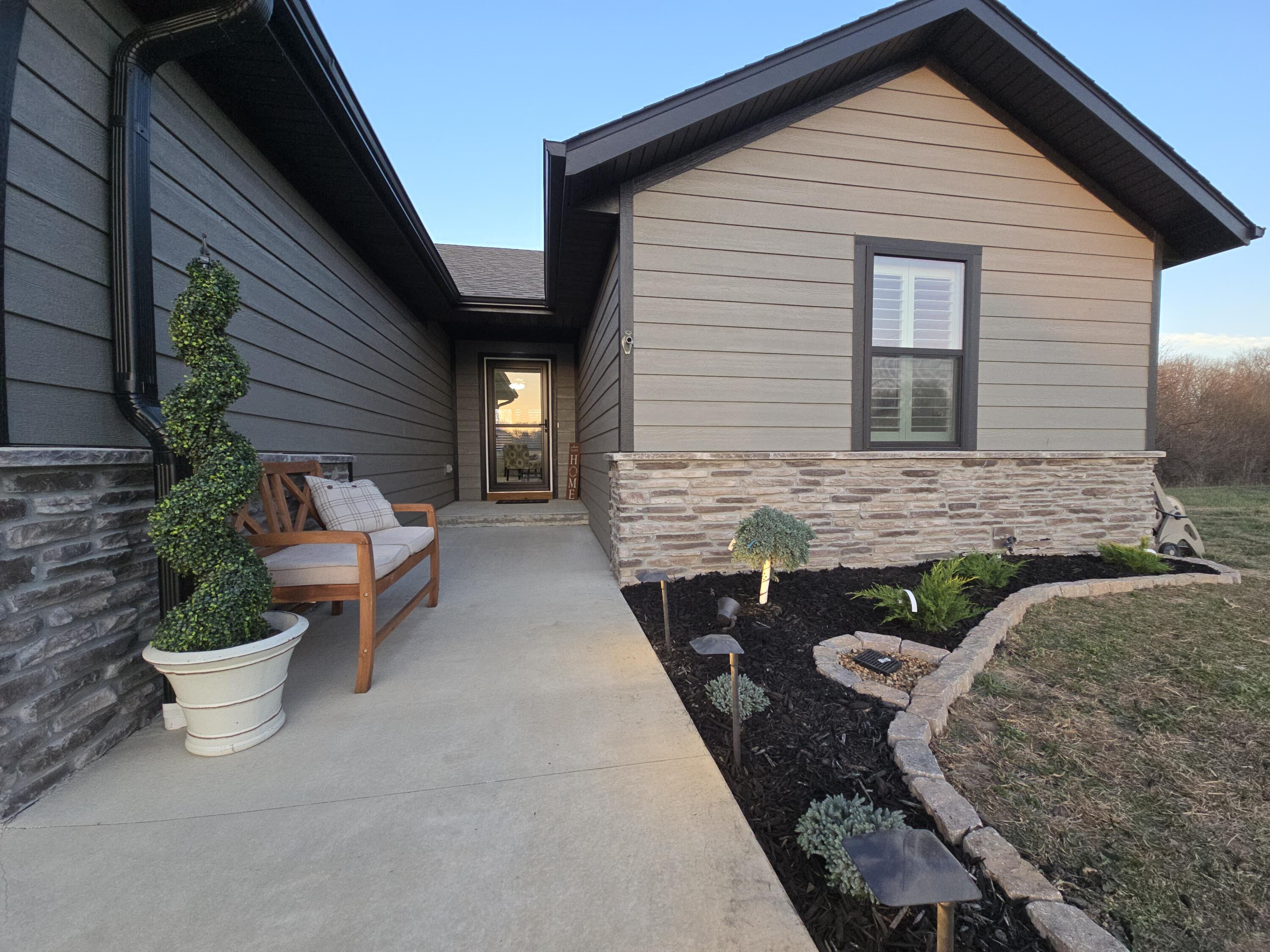 263 E Garnet Drive, Republic MO 65738
