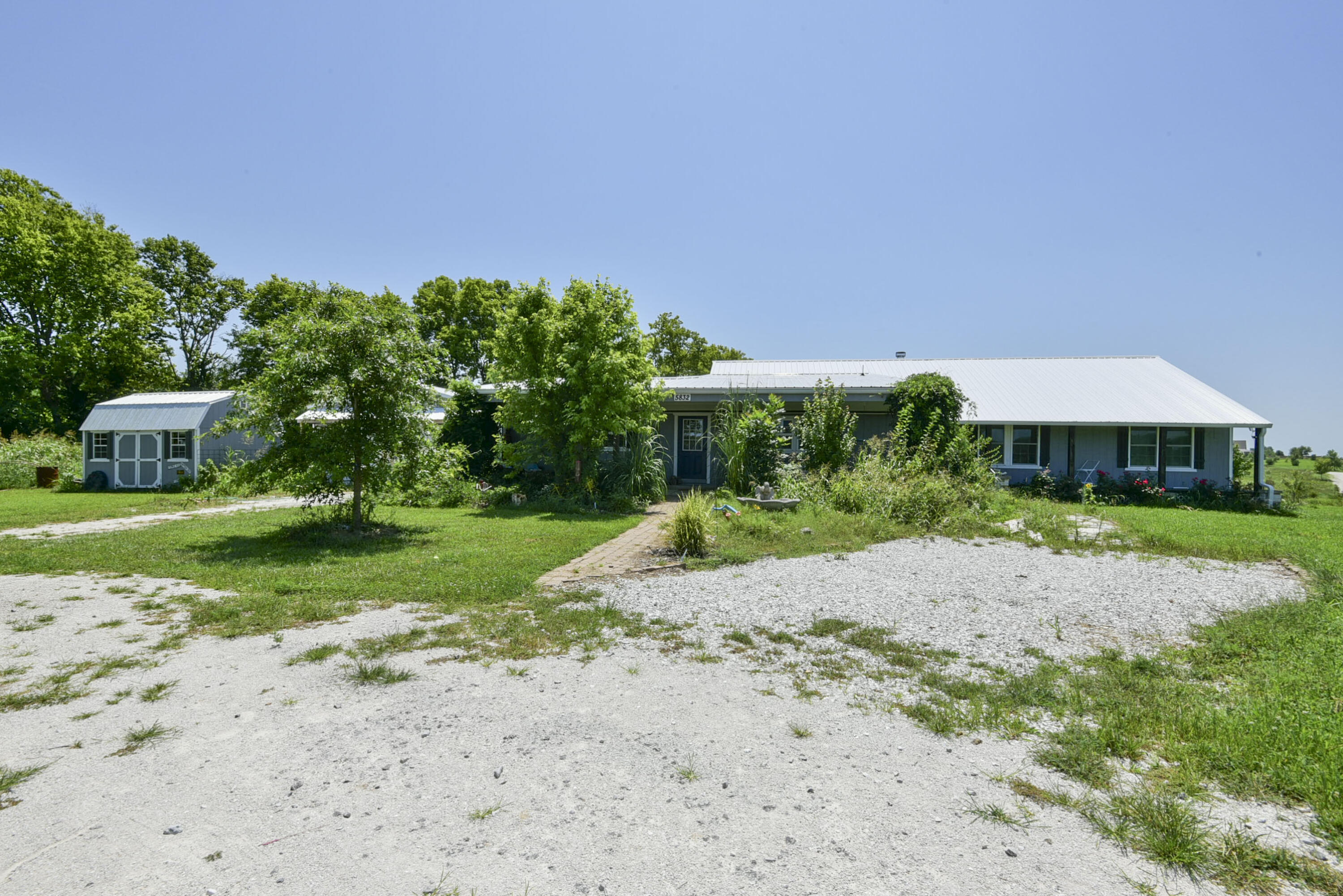5832 S Freeman Lane, Rogersville MO 65742