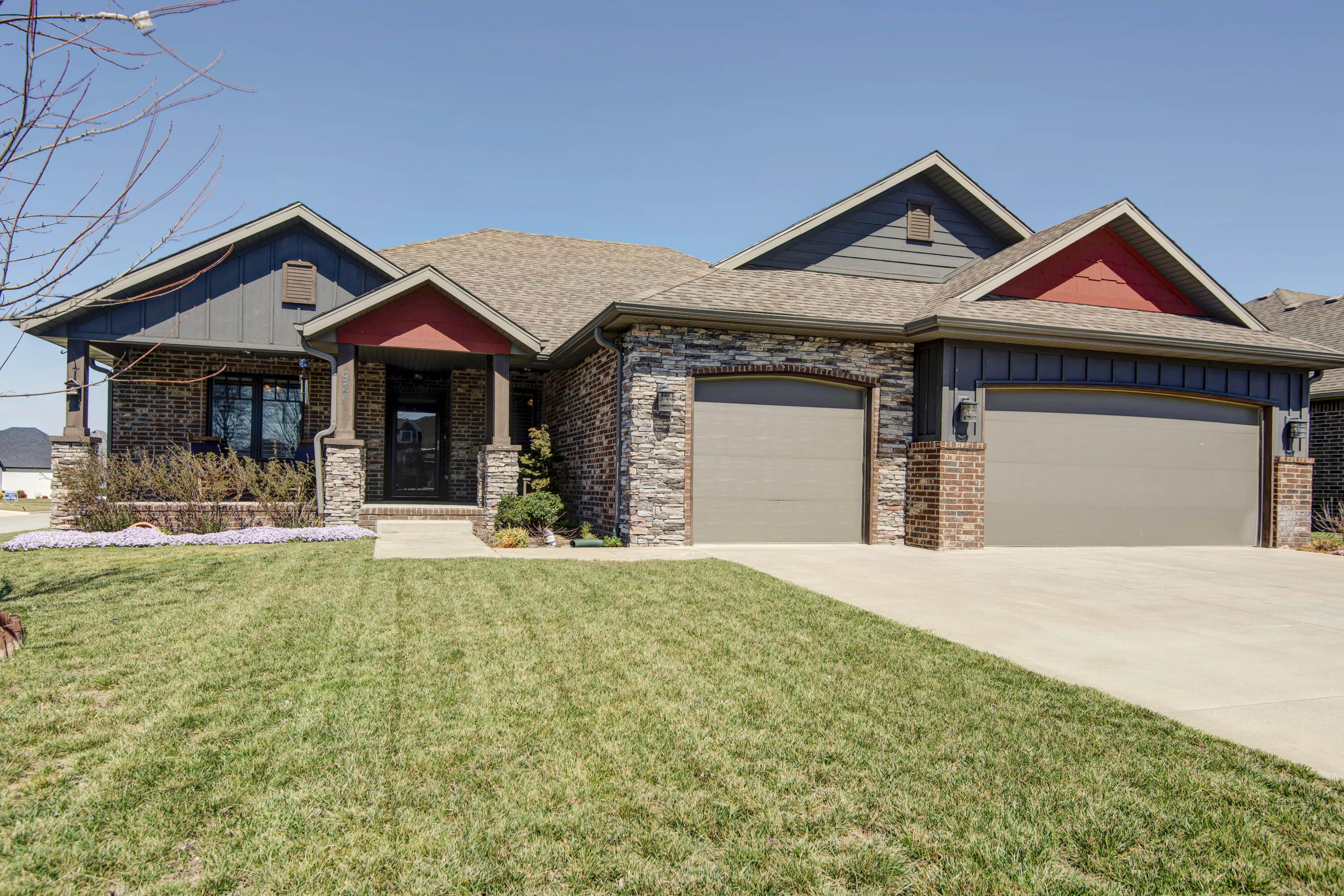 921 E Thorndale Drive, Nixa MO 65714
