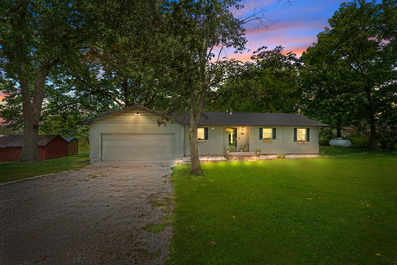 1438 N Woodview Road, Nixa MO 65714