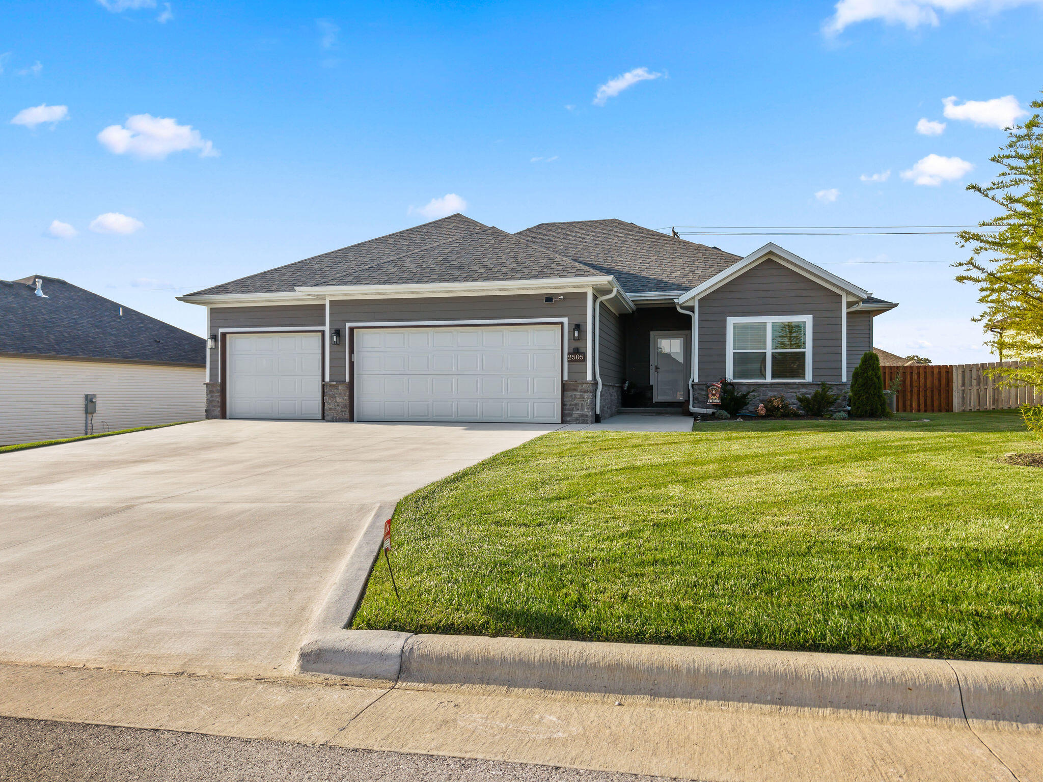 2505 W Mcguffey Street, Ozark MO 65721