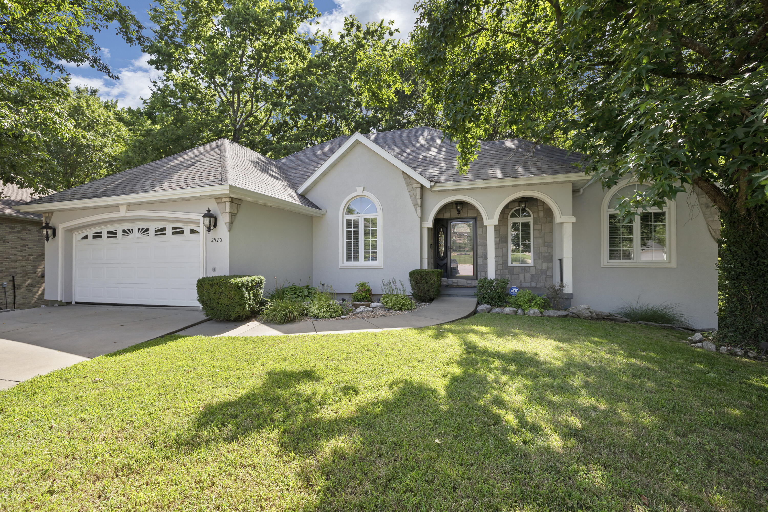 2520 W Arlington Street, Springfield MO 65810