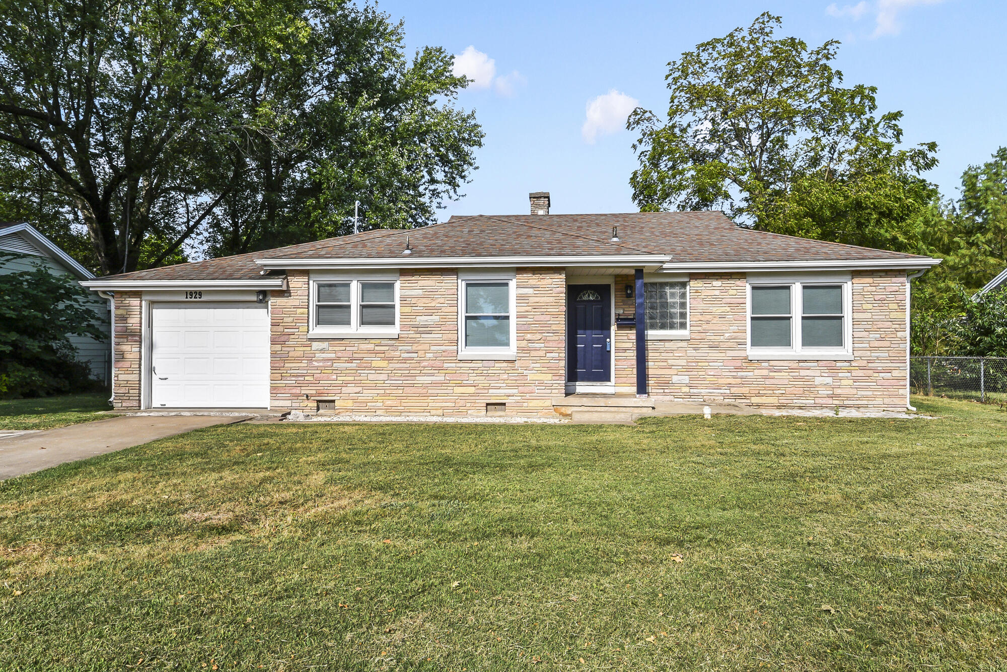 1929 S Fairway Avenue, Springfield MO 65804