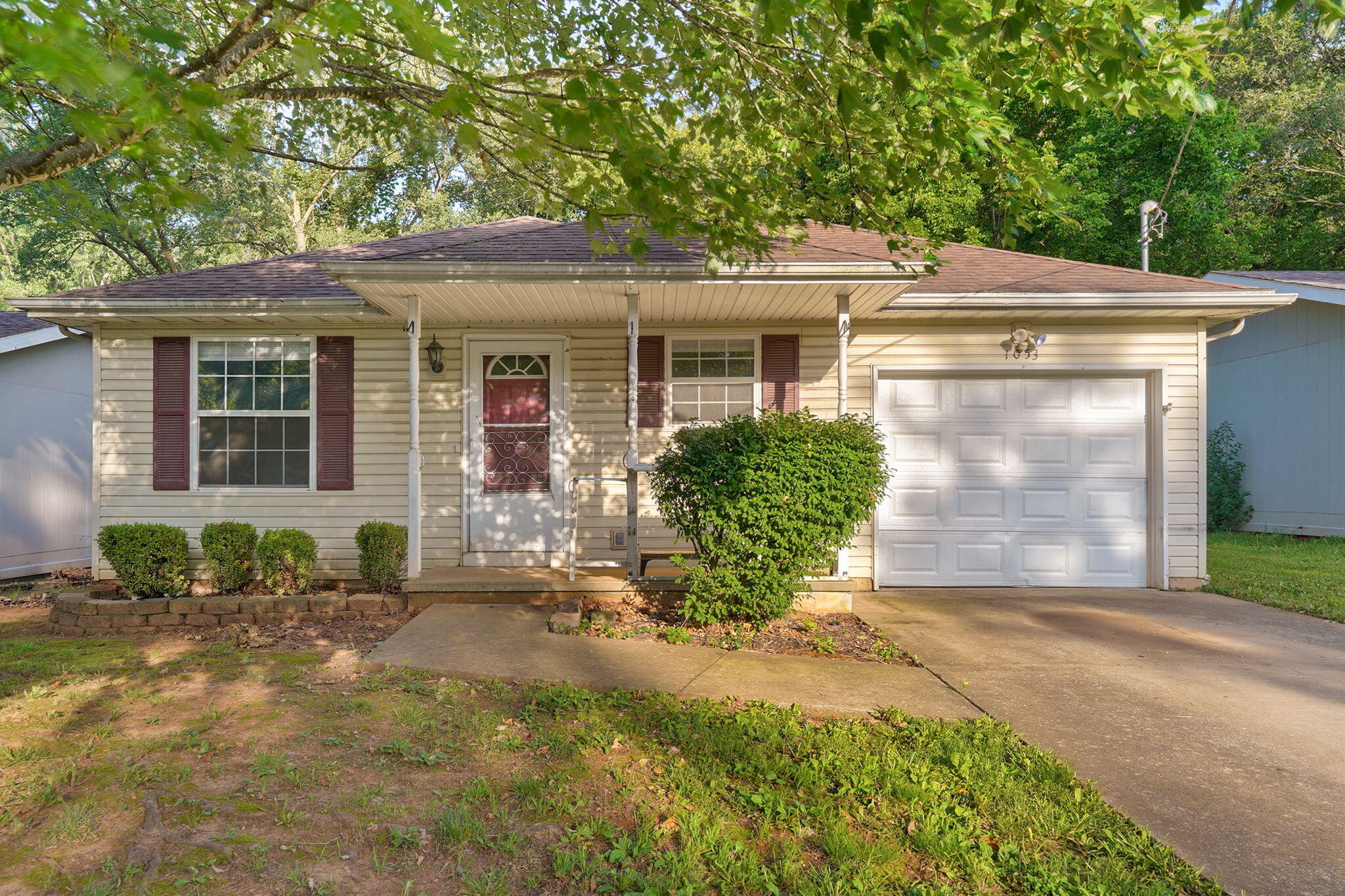 1053 S Colgate Avenue, Springfield MO 65802