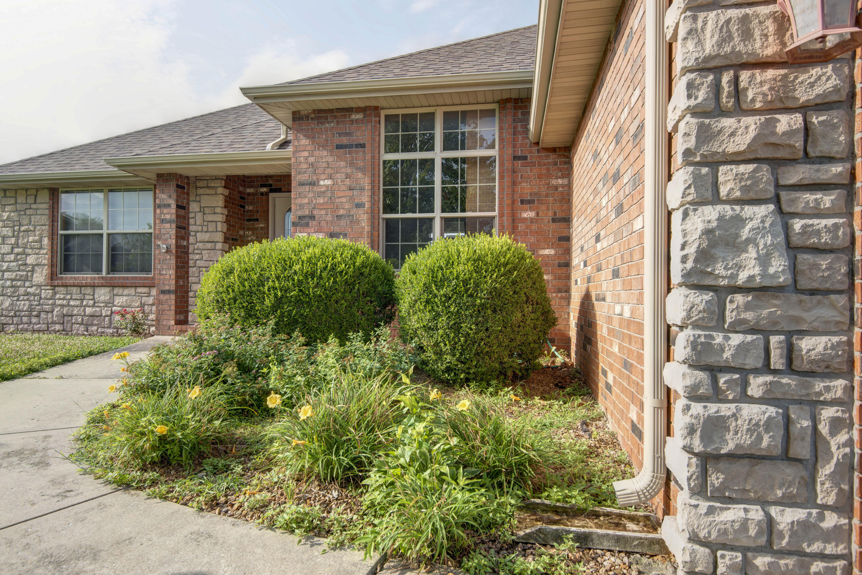 630 Meadowgate Drive, Springfield MO 65803
