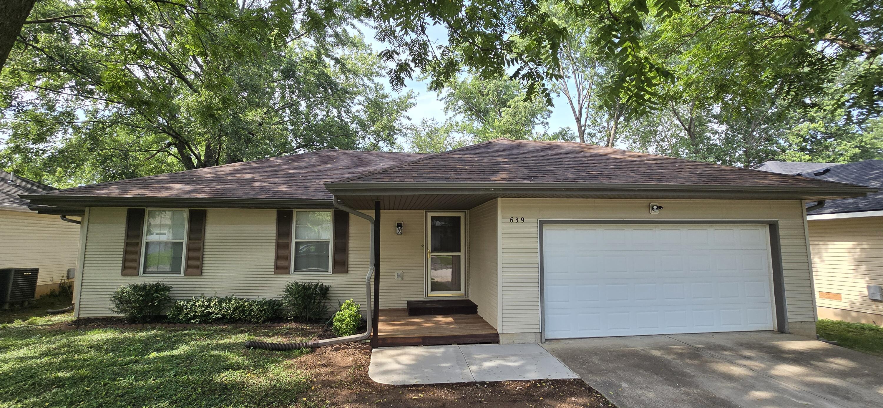 639 E Livingston Street, Springfield MO 65803