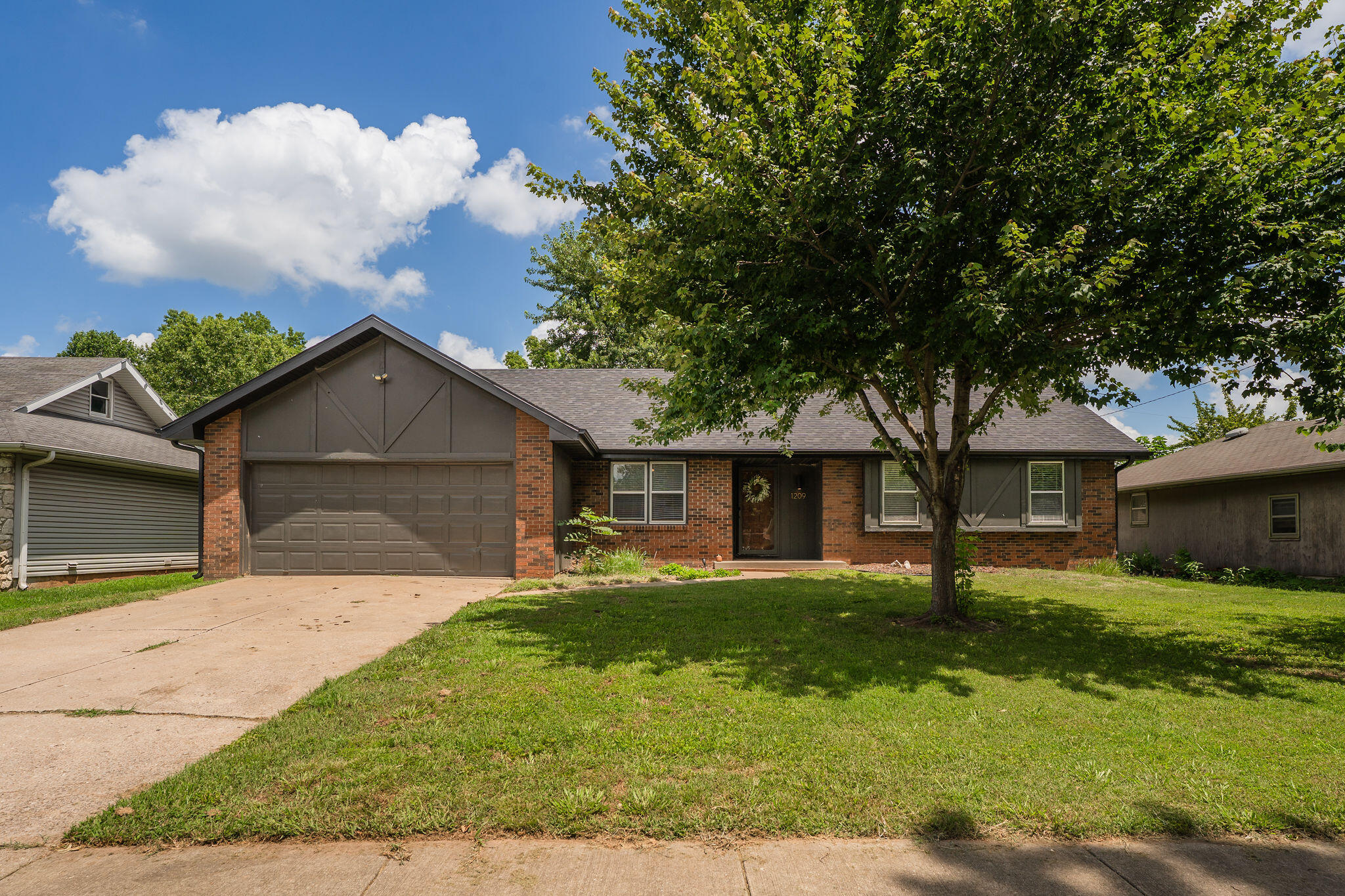 1209 W Berkeley Street, Springfield MO 65807