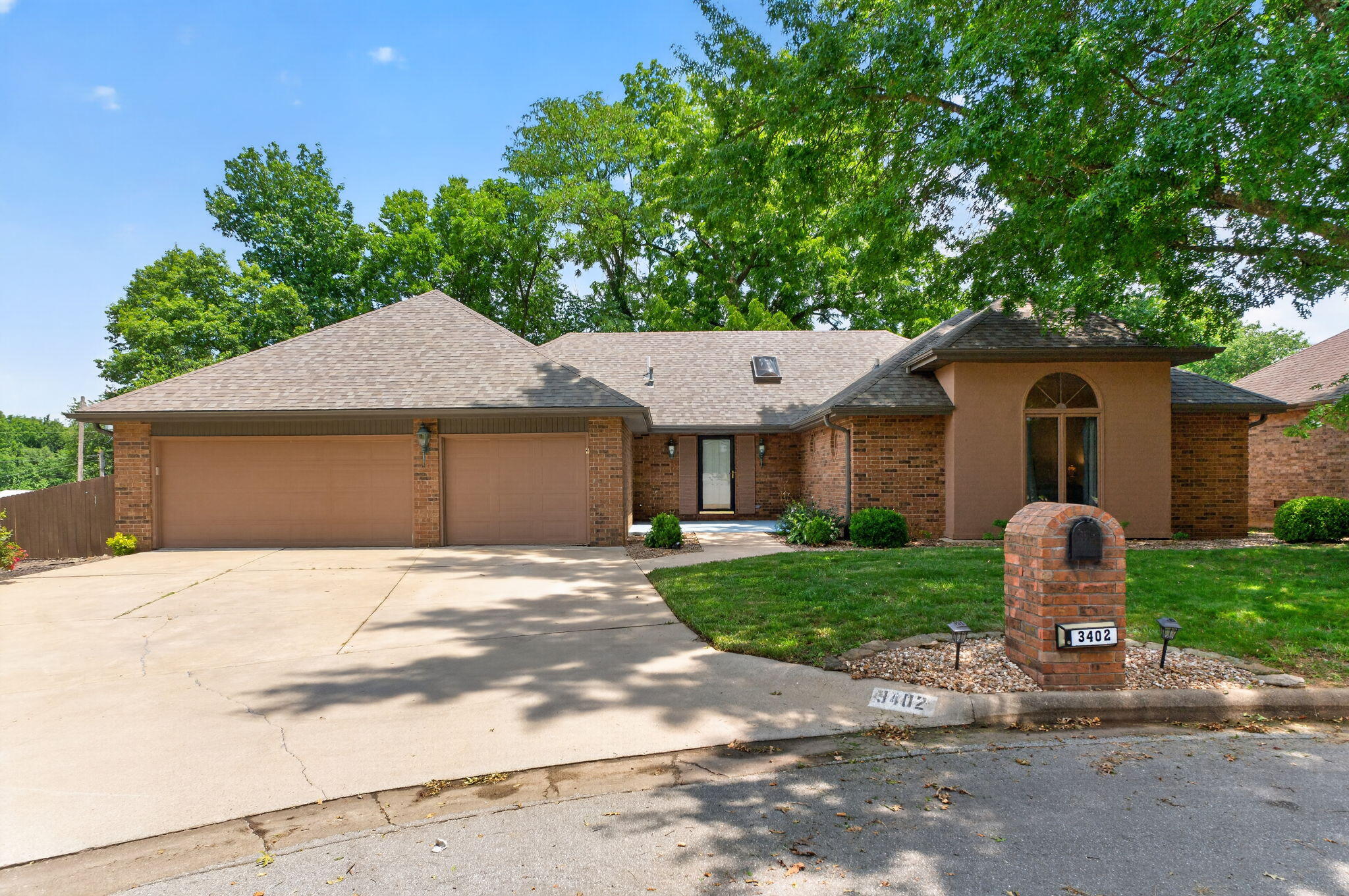 3402 S Valley View Avenue, Springfield MO 65804