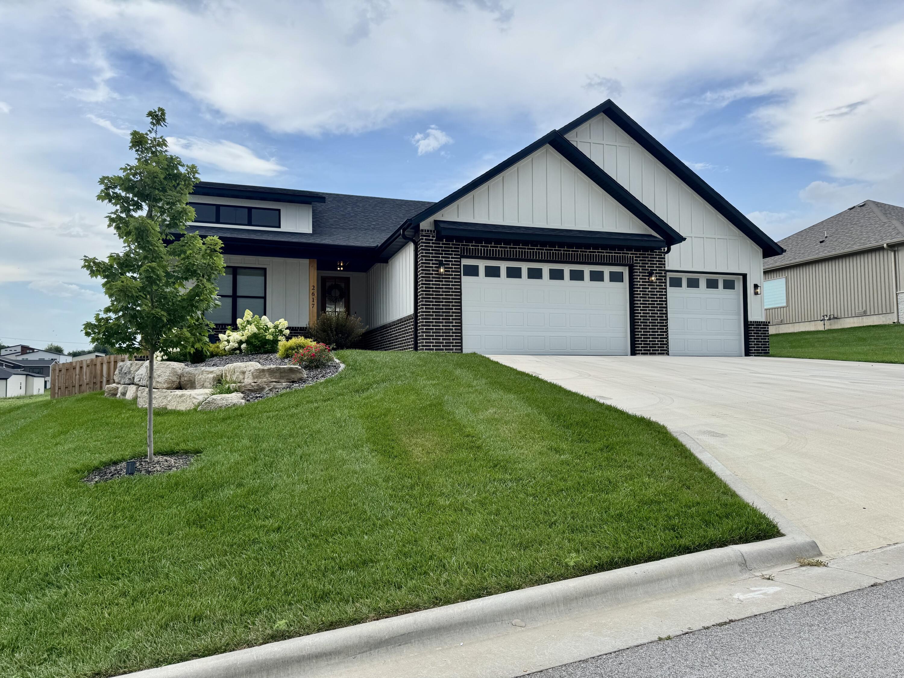 2617 W Webb Road, Ozark MO 65721