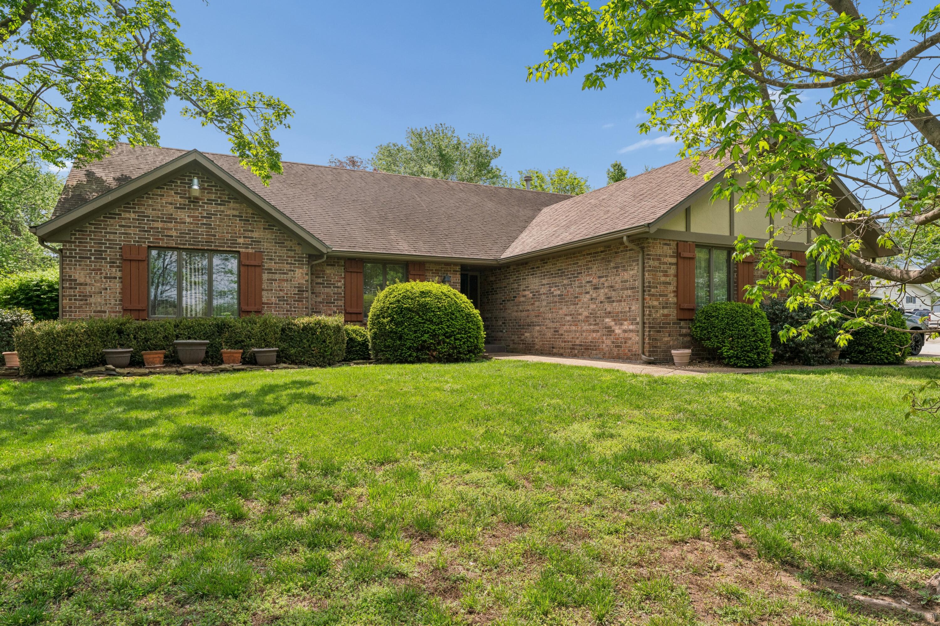 4018 W Dover Street, Springfield MO 65802