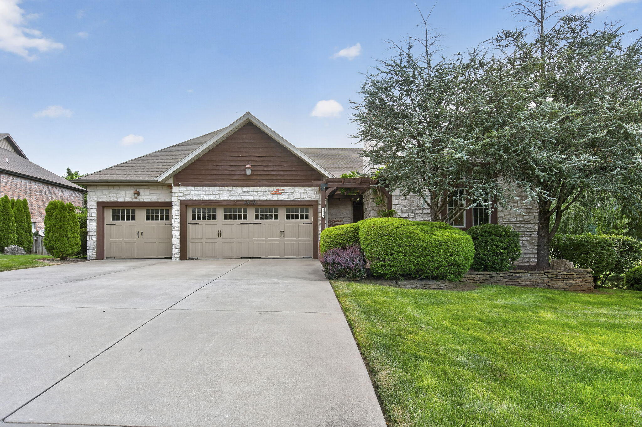 5079 E Farm Road 122, Springfield MO 65802