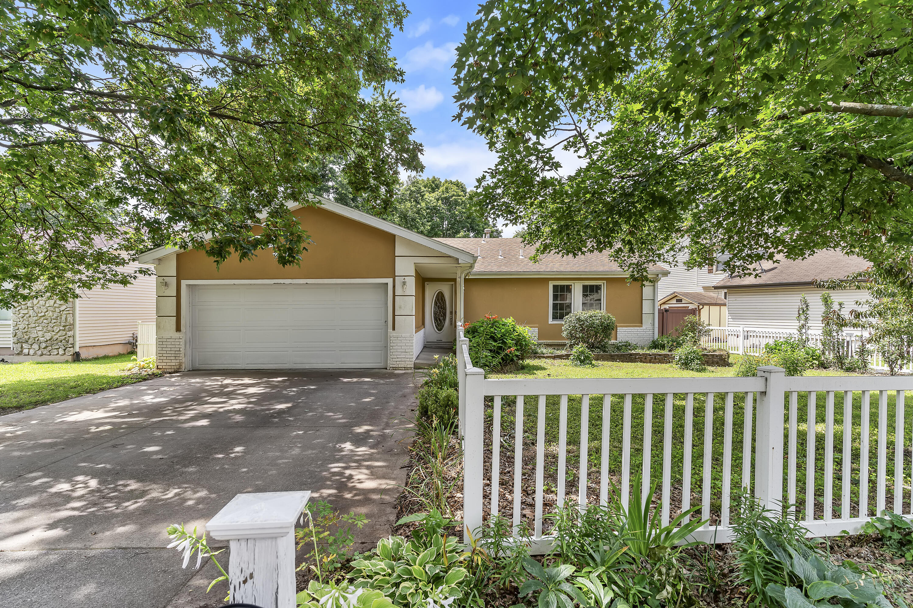 1710 W Whiteside Street, Springfield MO 65807