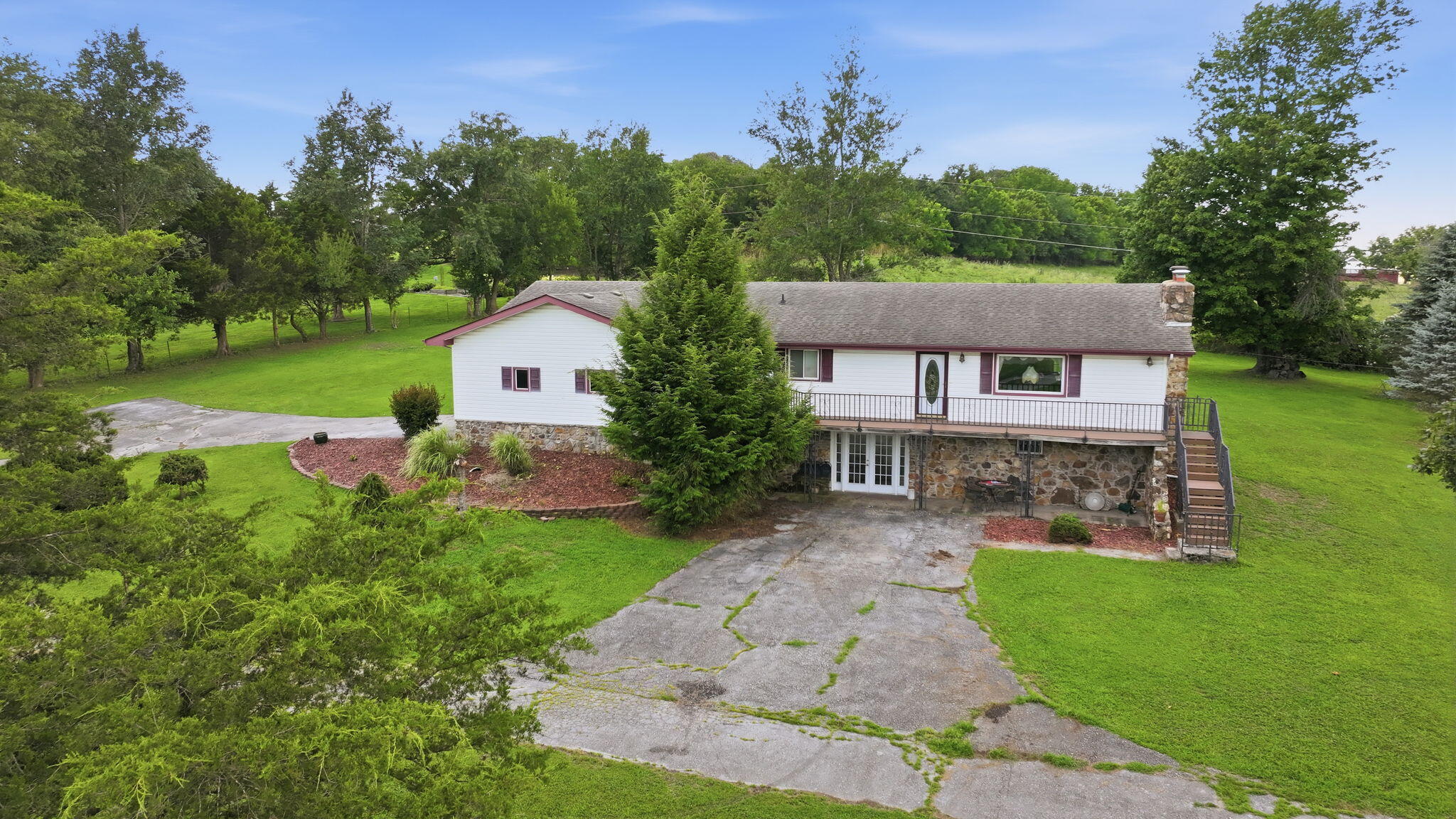 2028 E Mccracken Road, Ozark MO 65721