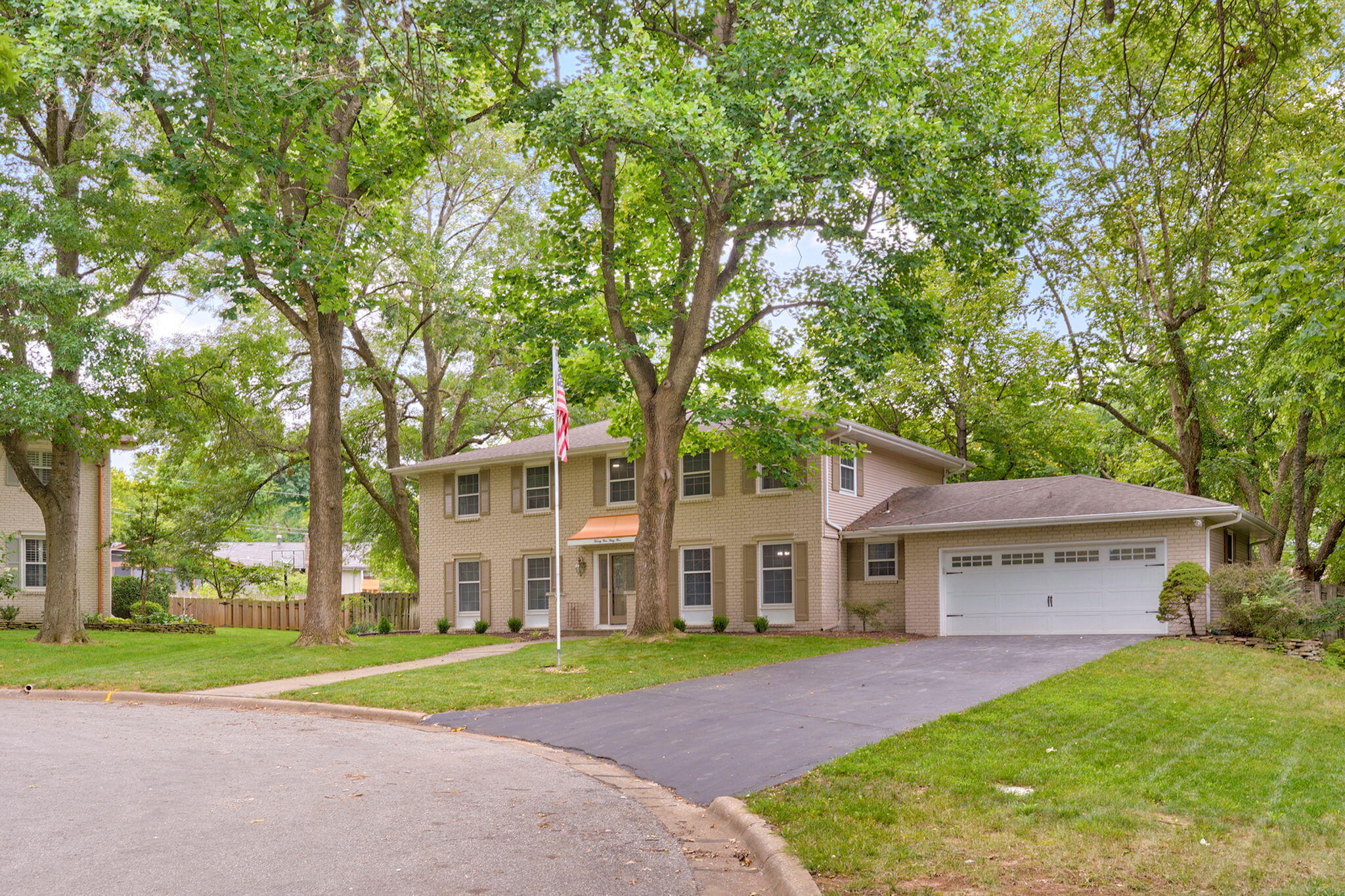 2435 E Michelle Place, Springfield MO 65804