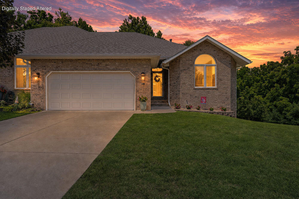 377 E Degraffenreid Street, Springfield MO 65810
