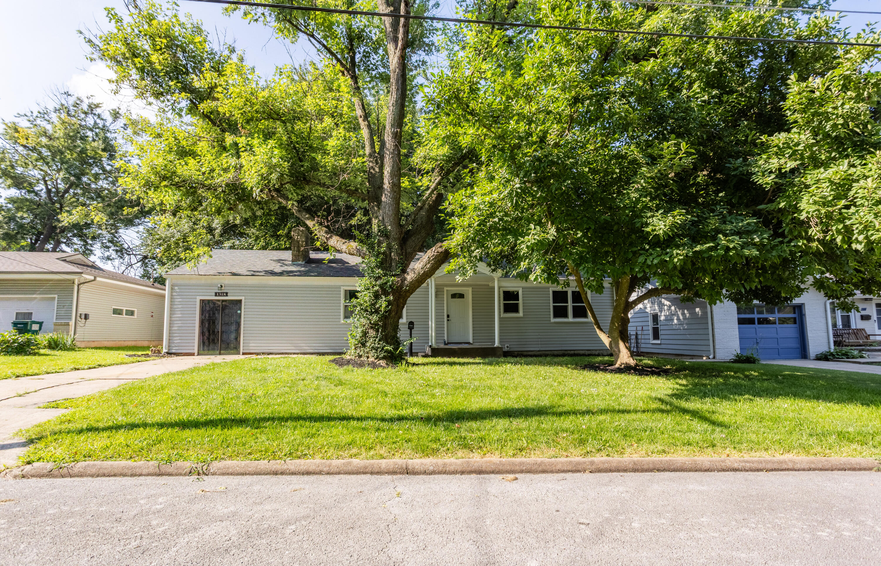 1318 E Cozy Street, Springfield MO 65804