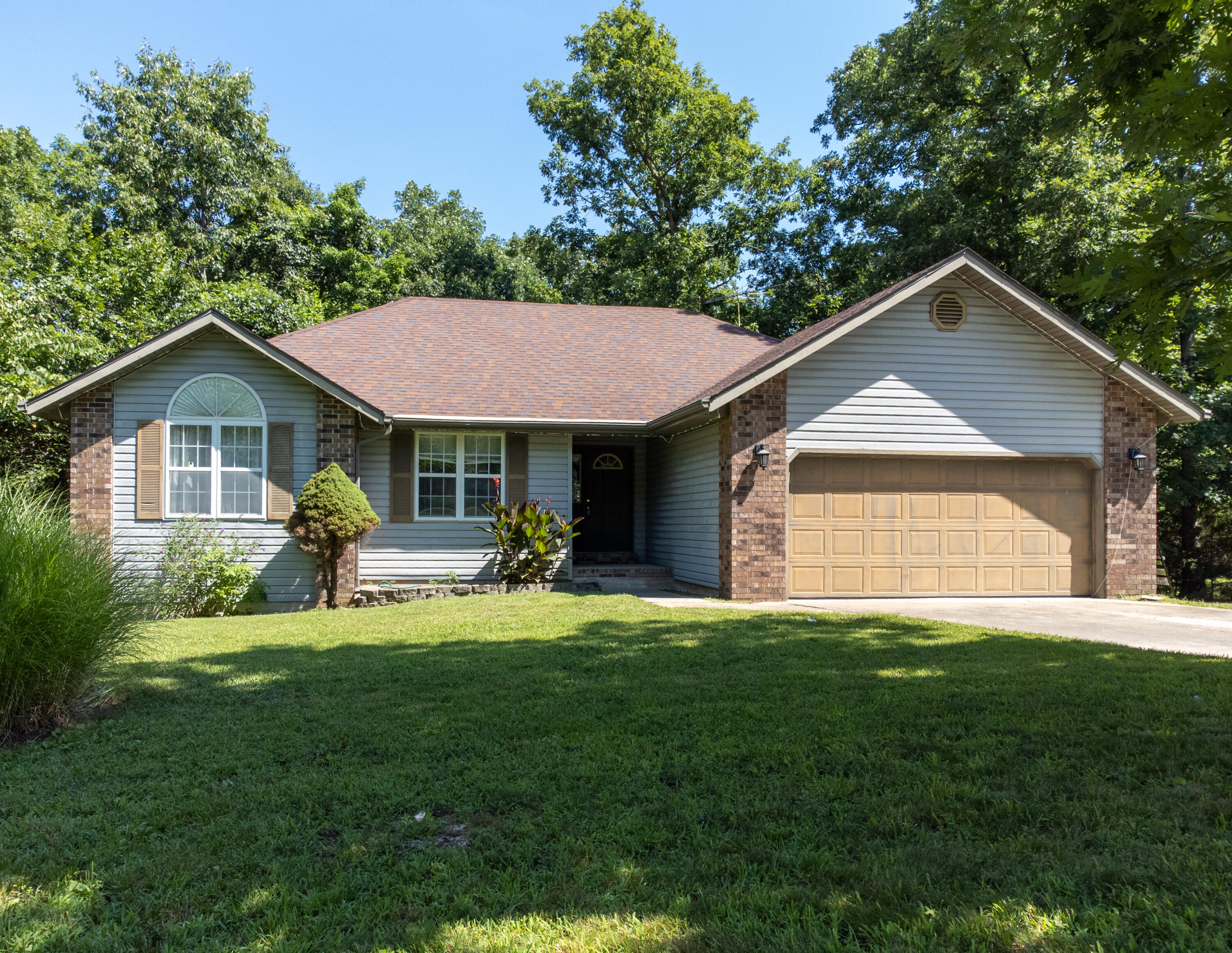 111 Hidden Valley Drive, Strafford MO 65757