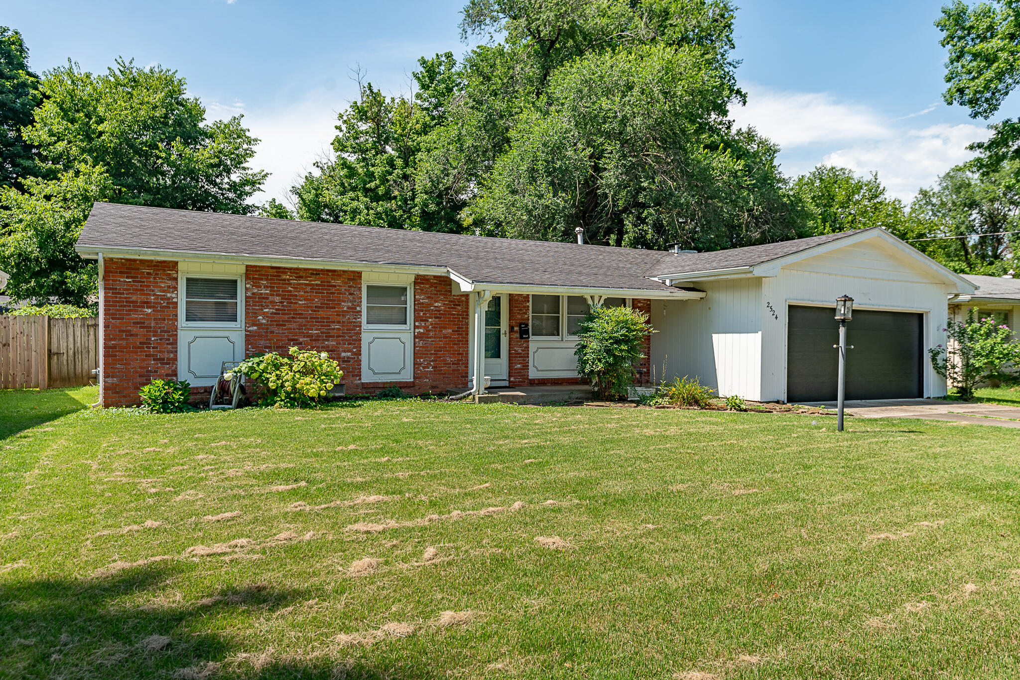 2524 E Seminole Street, Springfield MO 65804