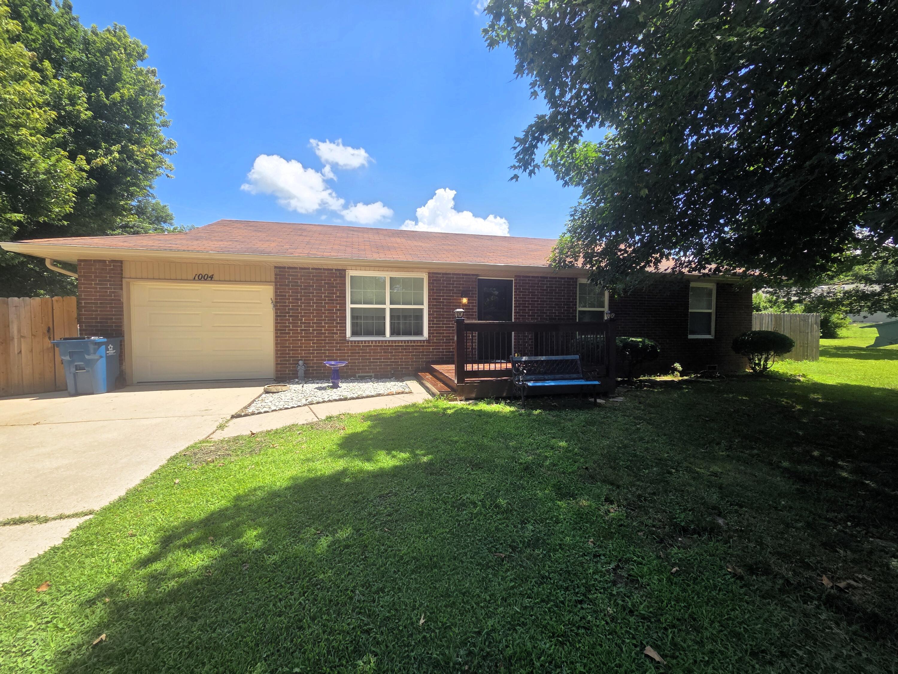 1004 N 11th Avenue, Springfield MO 65721