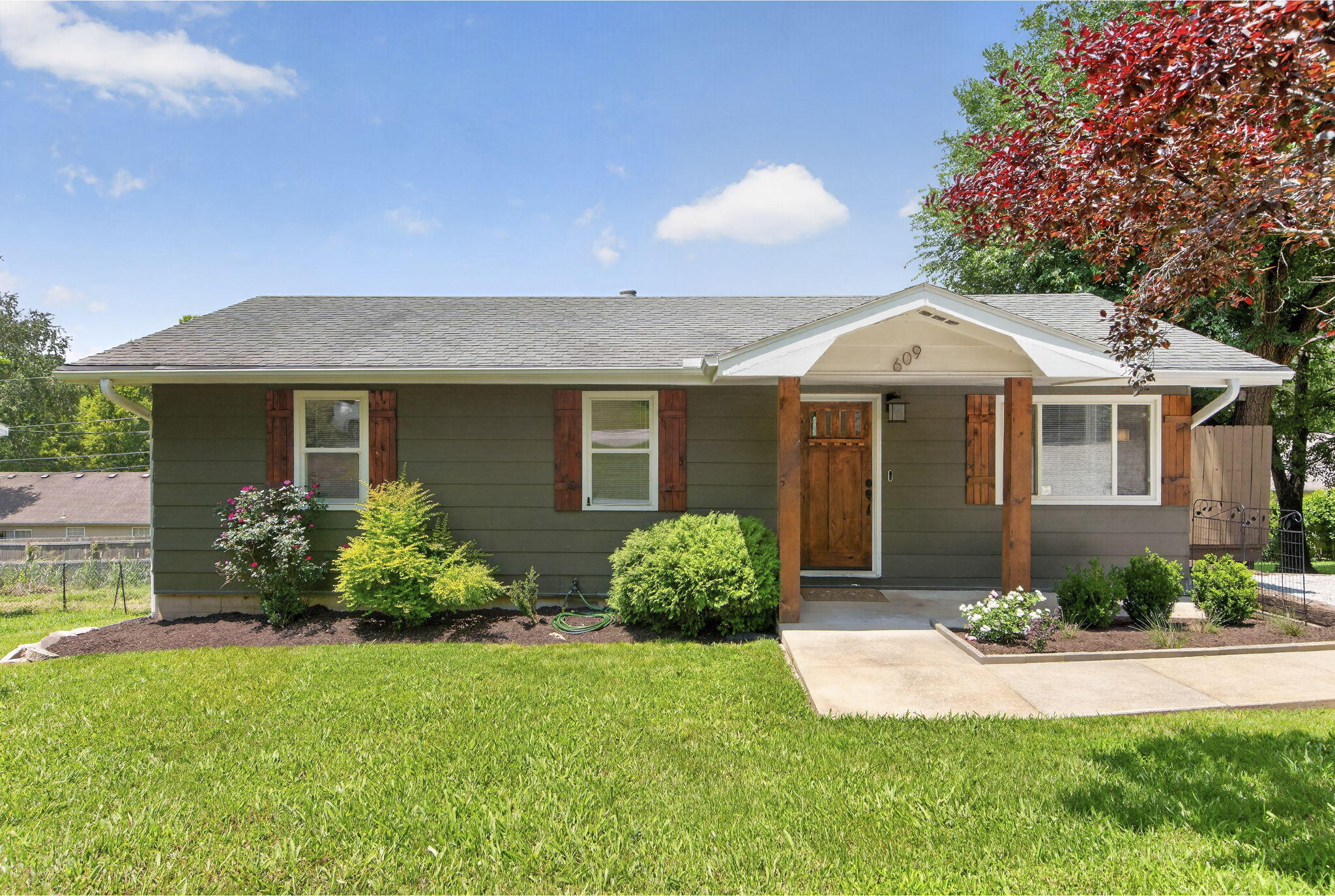 609 S 6th Street, Ozark MO 65721