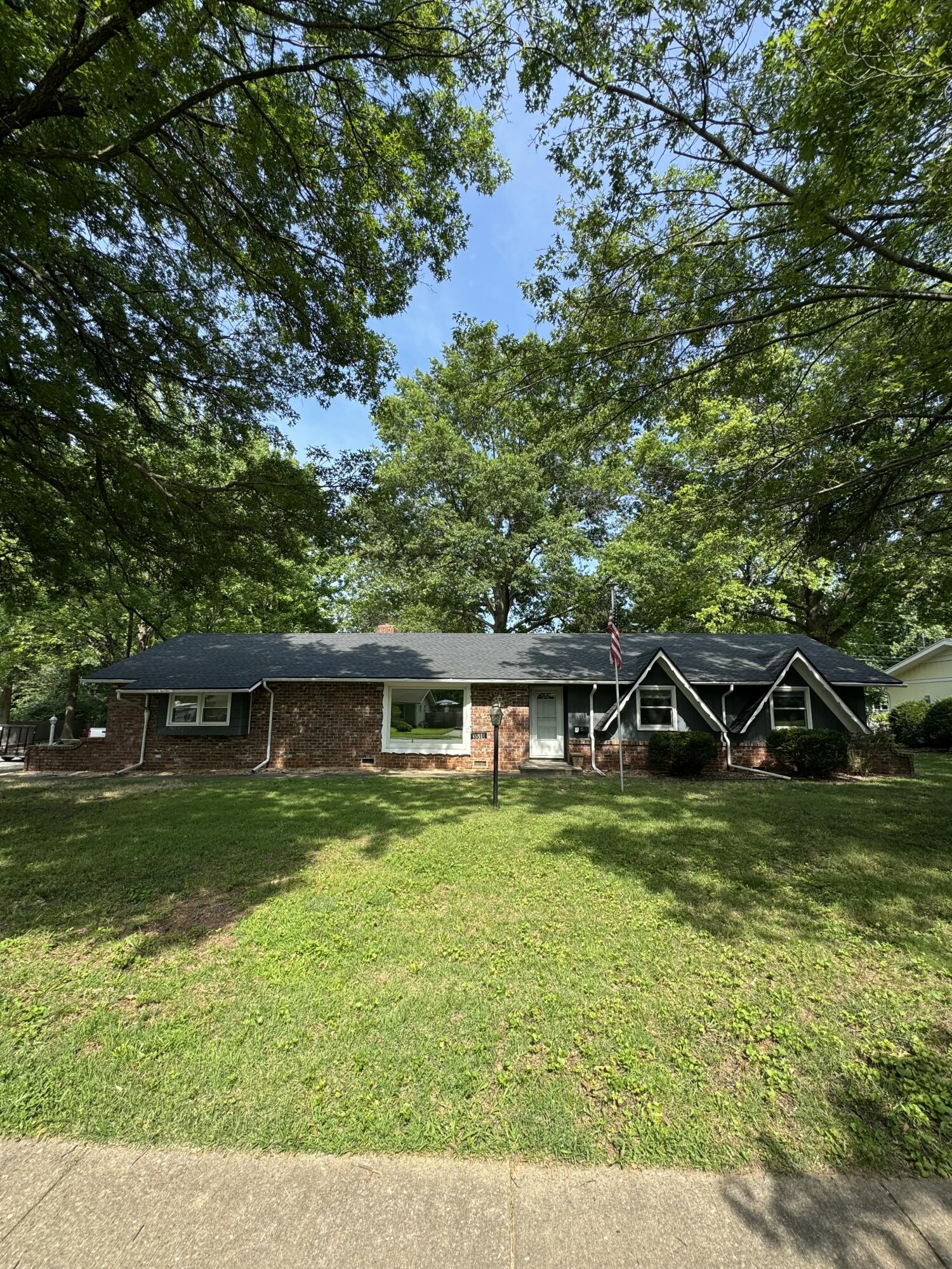 3510 S Broadway Avenue, Springfield MO 65807