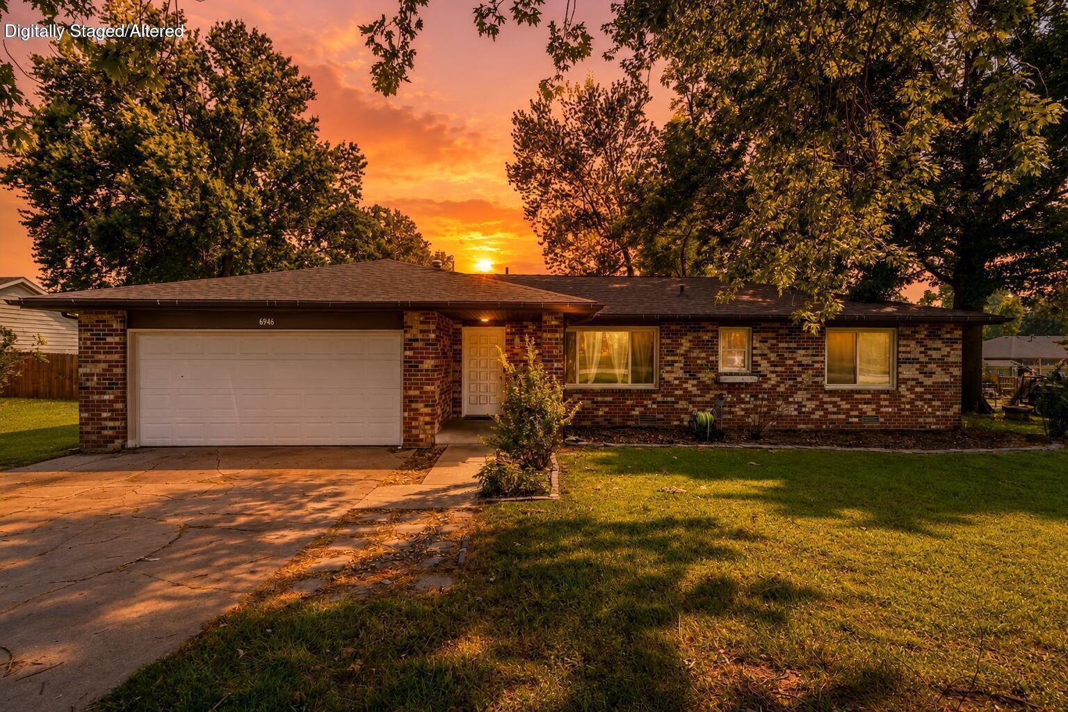 6946 W Lone Oak Street, Springfield MO 65803