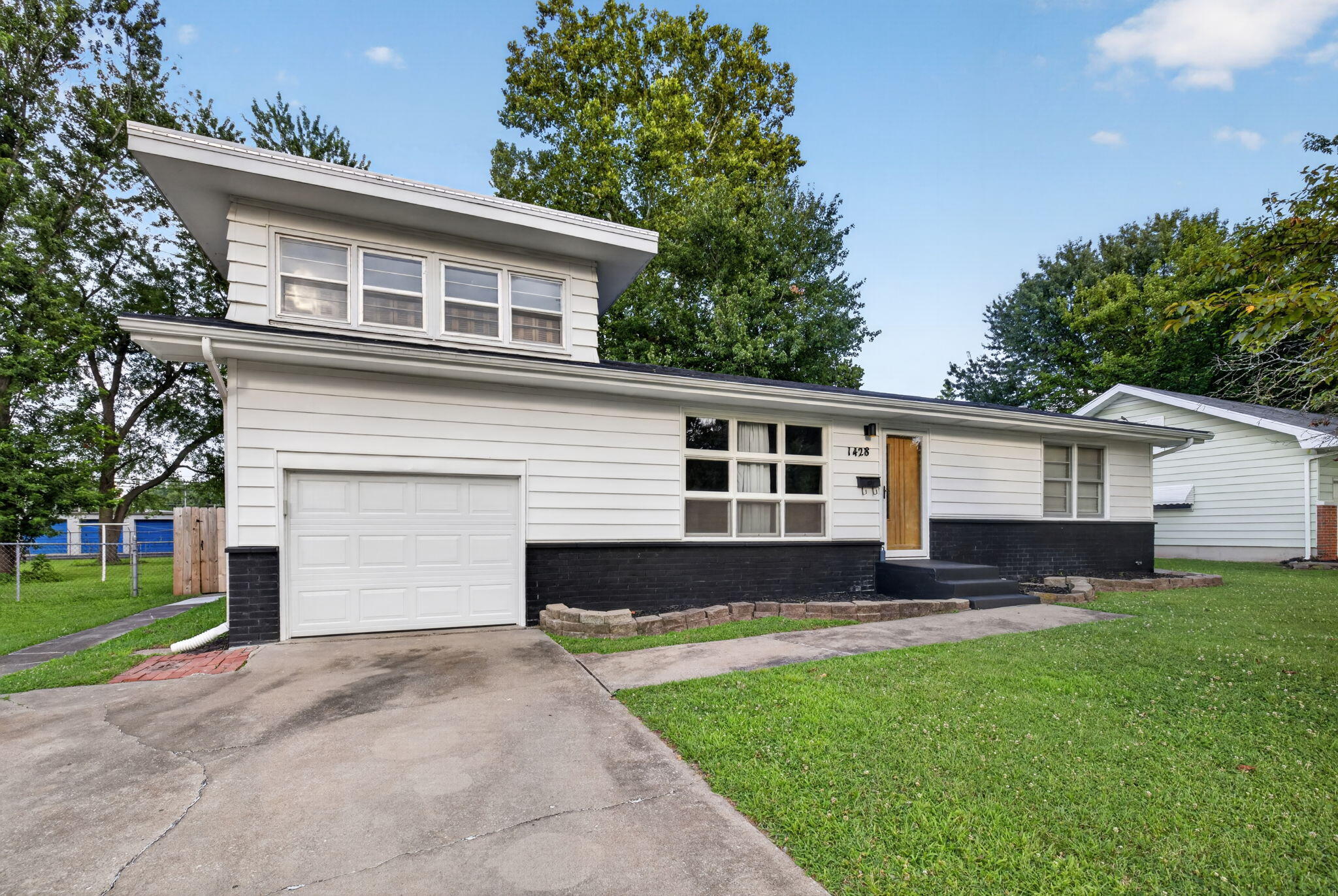 1428 S Marlan Avenue, Springfield MO 65804