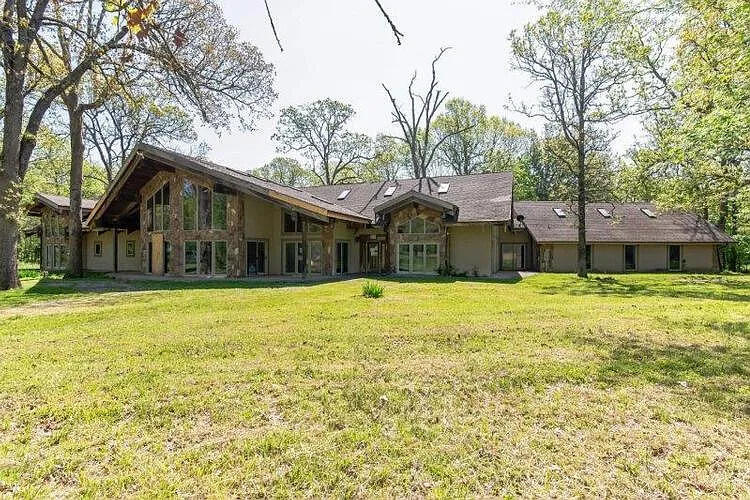 4070 N Castle Oaks Boulevard, Strafford MO 65757
