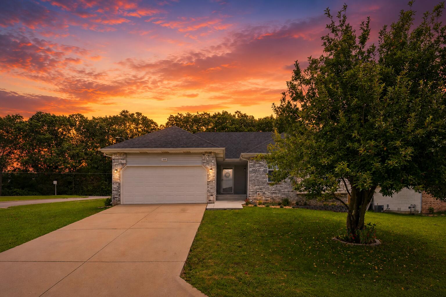 968 S Redwood Street, Nixa MO 65714