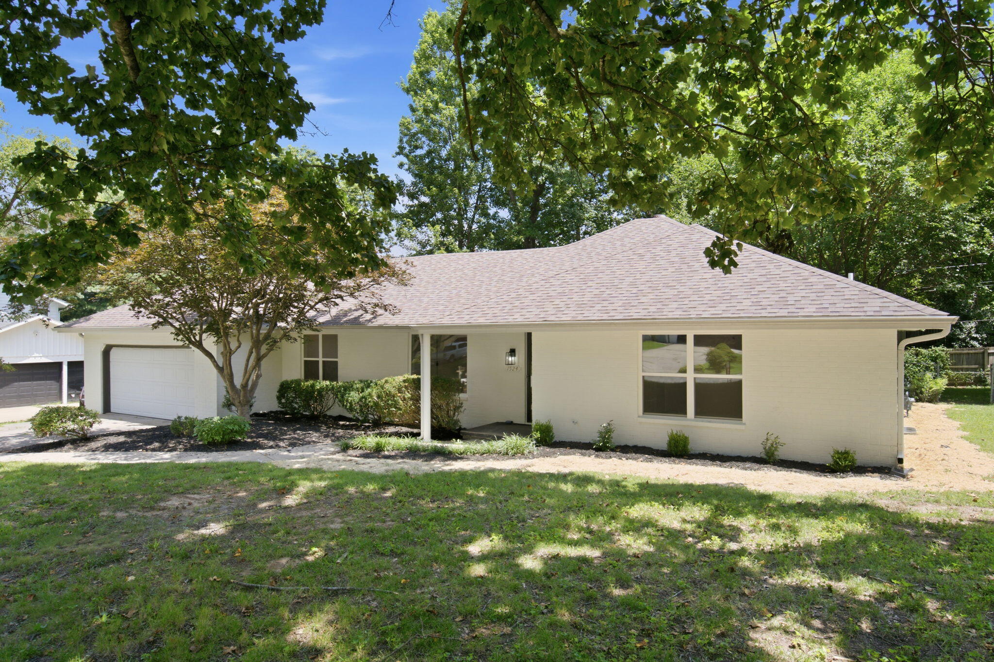 1524 S Charing Avenue, Springfield MO 65809