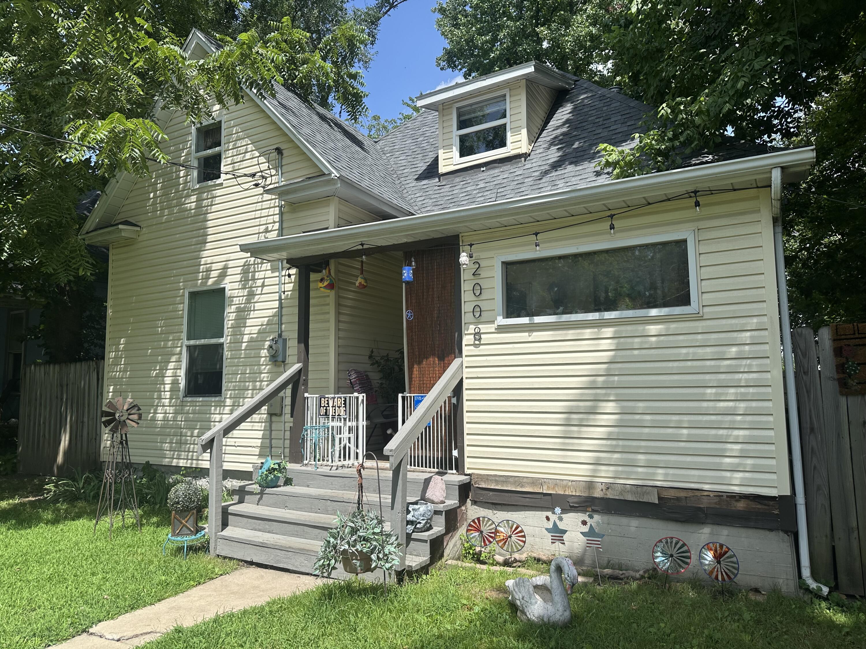 2008 N Howard Avenue, Springfield MO 65803