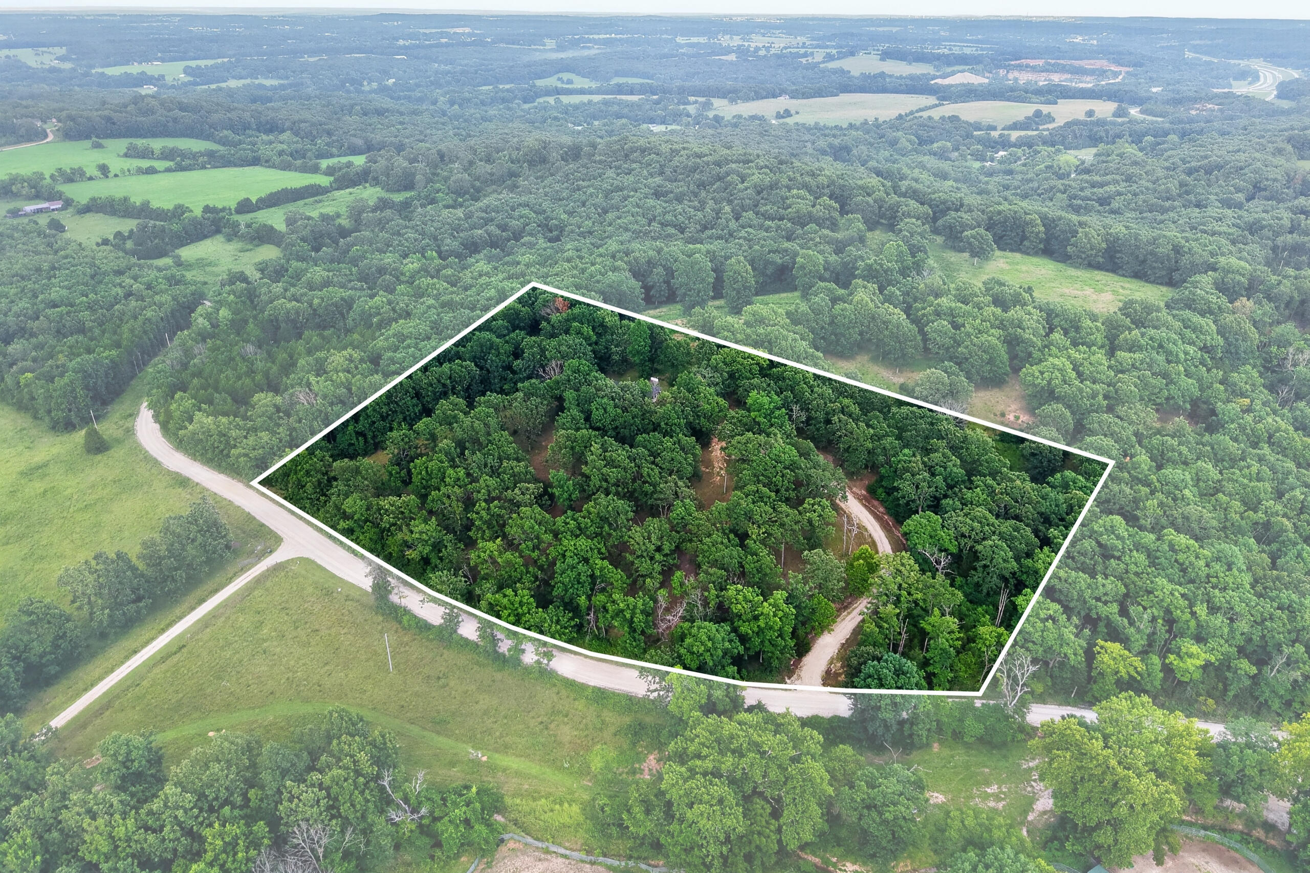 468 White Clover Road, Strafford MO 65757