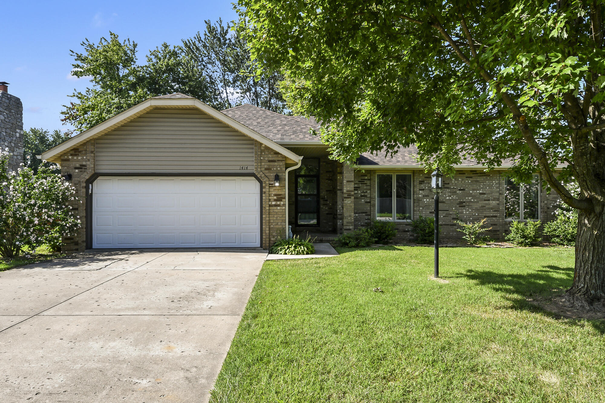 1414 E Arlington Street, Springfield MO 65803