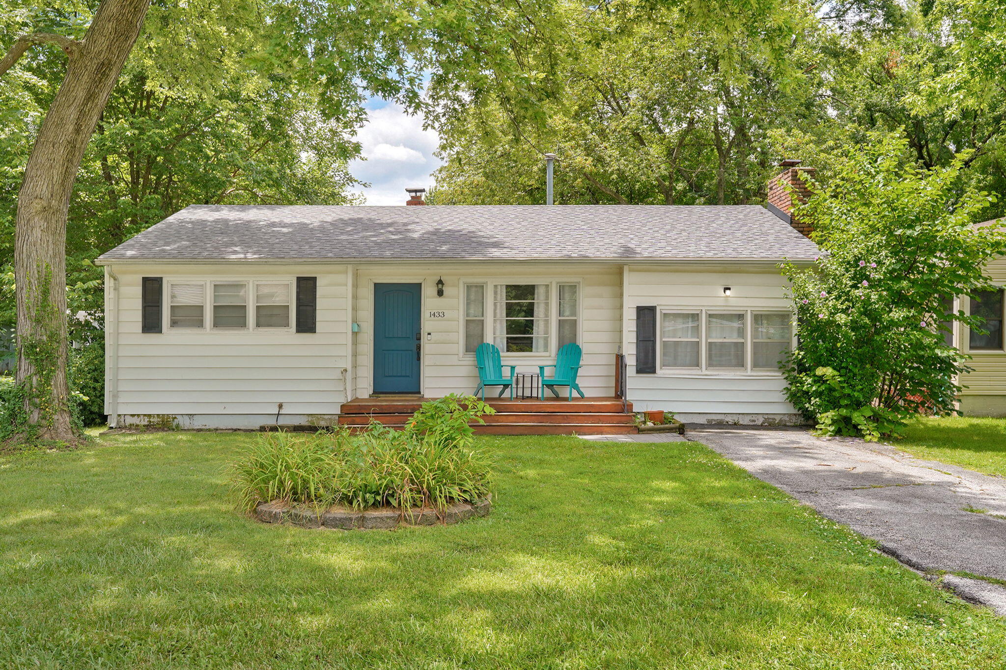 1433 S Pickwick Avenue, Springfield MO 65804