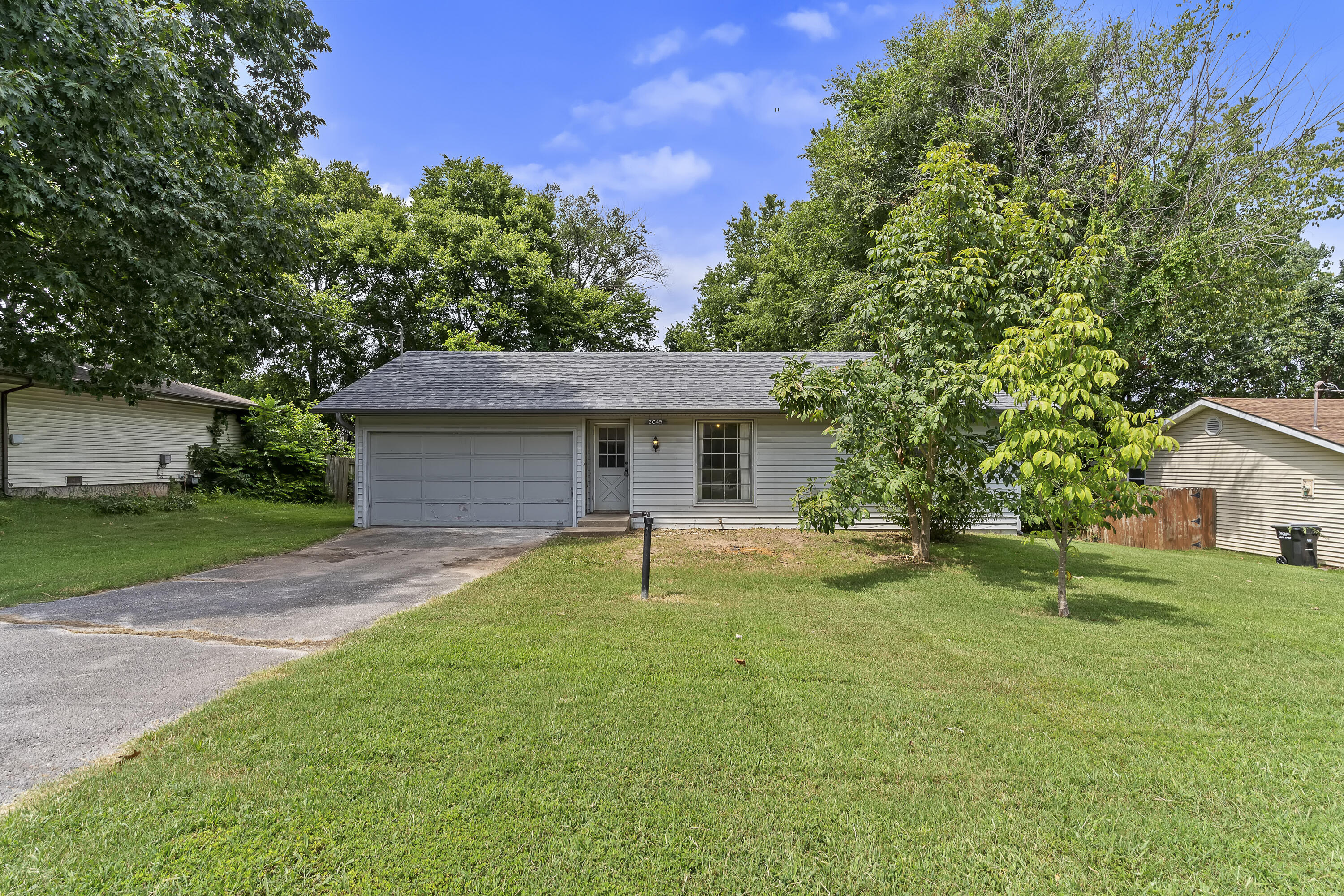 2645 E Cragmont Street, Springfield MO 65804
