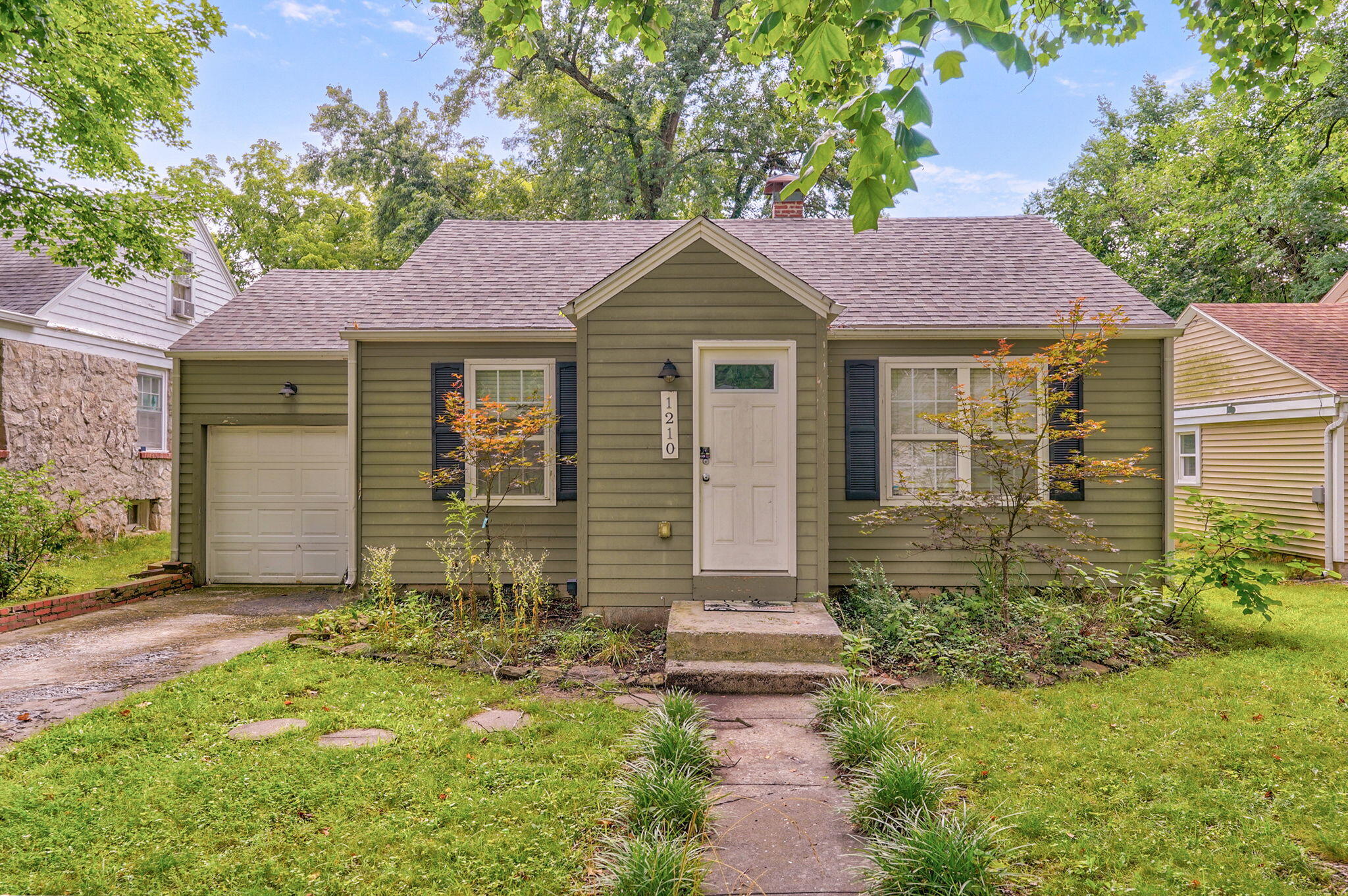 1210 S Pennsylvania Avenue, Springfield MO 65807