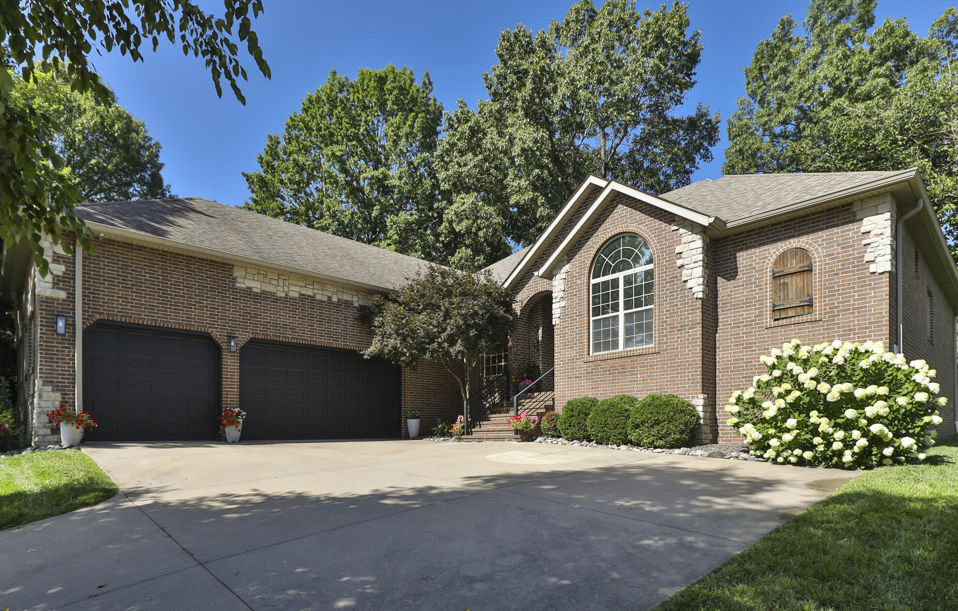 5105 S Nettleton Avenue, Springfield MO 65810