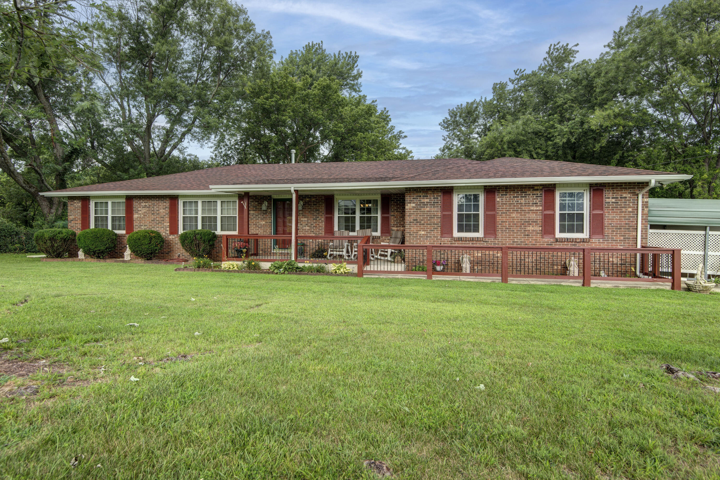 2369 N Farm Road 101, Springfield MO 65802