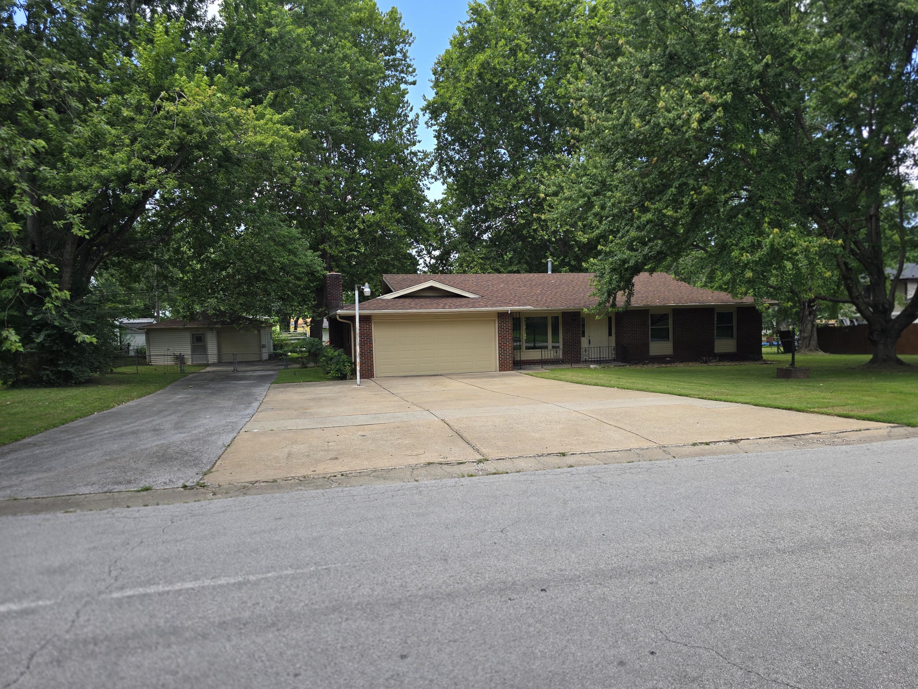 4321 S Ridgecrest Drive, Springfield MO 65810
