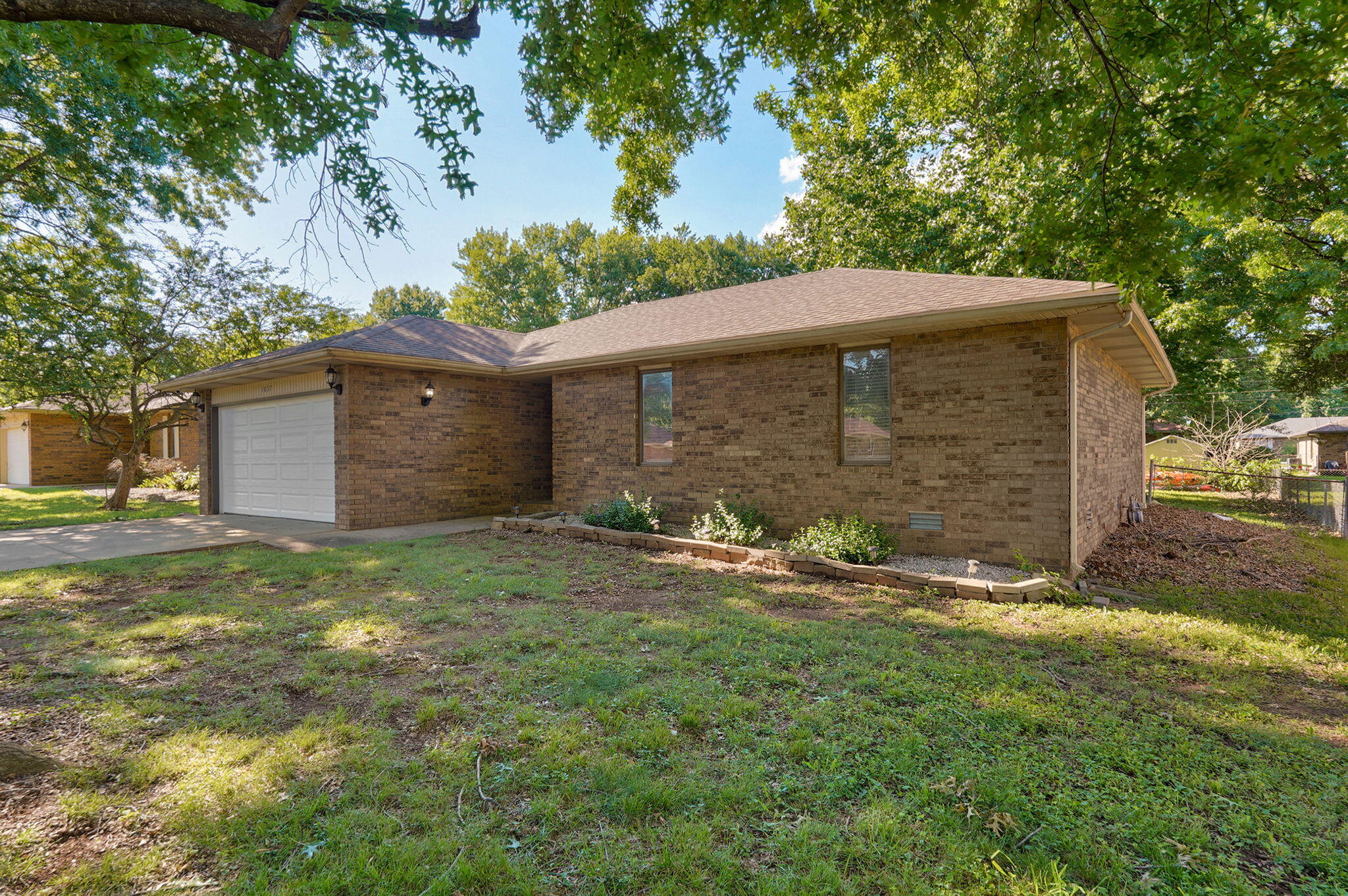 1037 W Lindberg Street, Springfield MO 65807