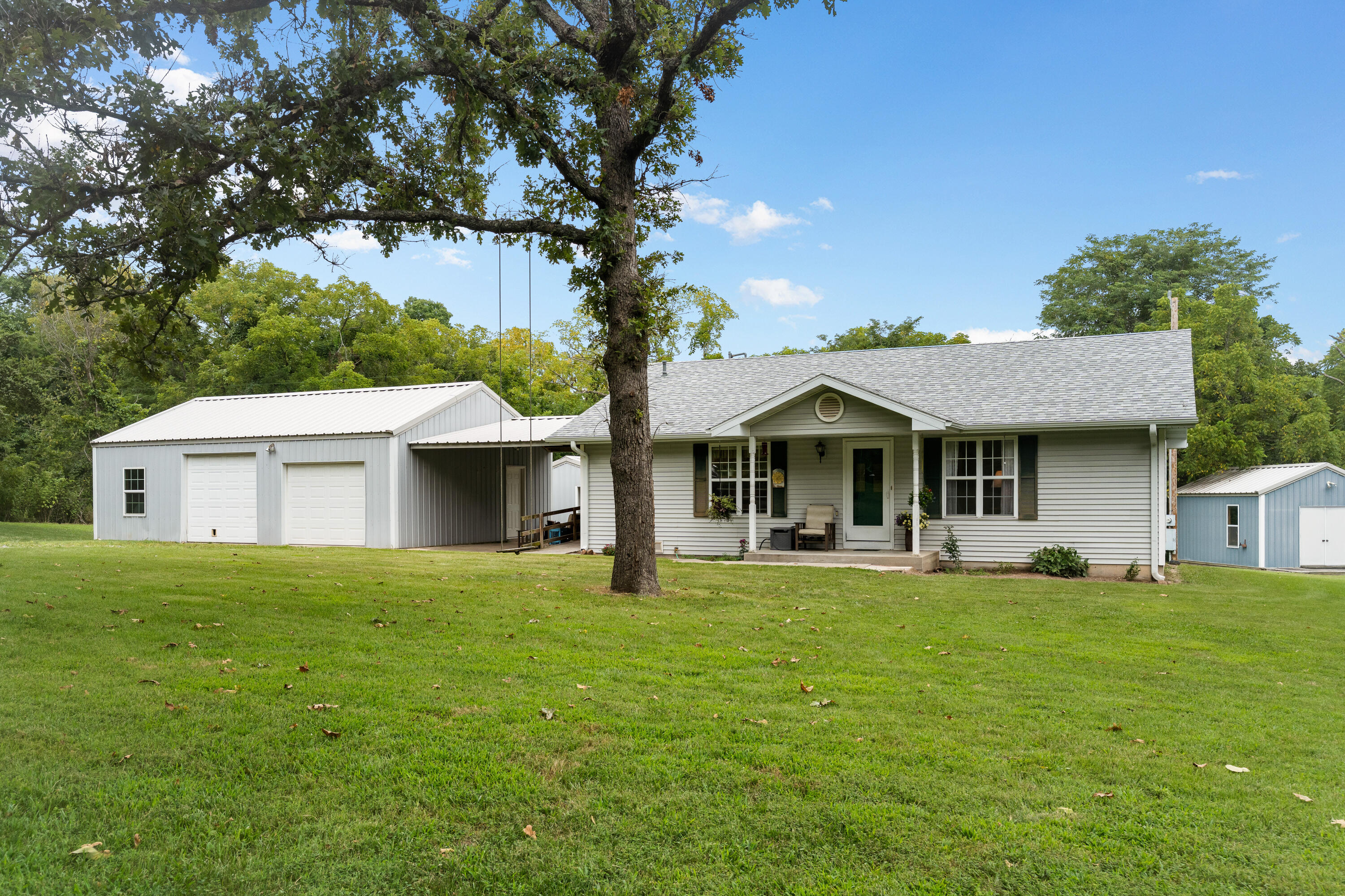 951 Goldfinch Road, Marshfield MO 65706