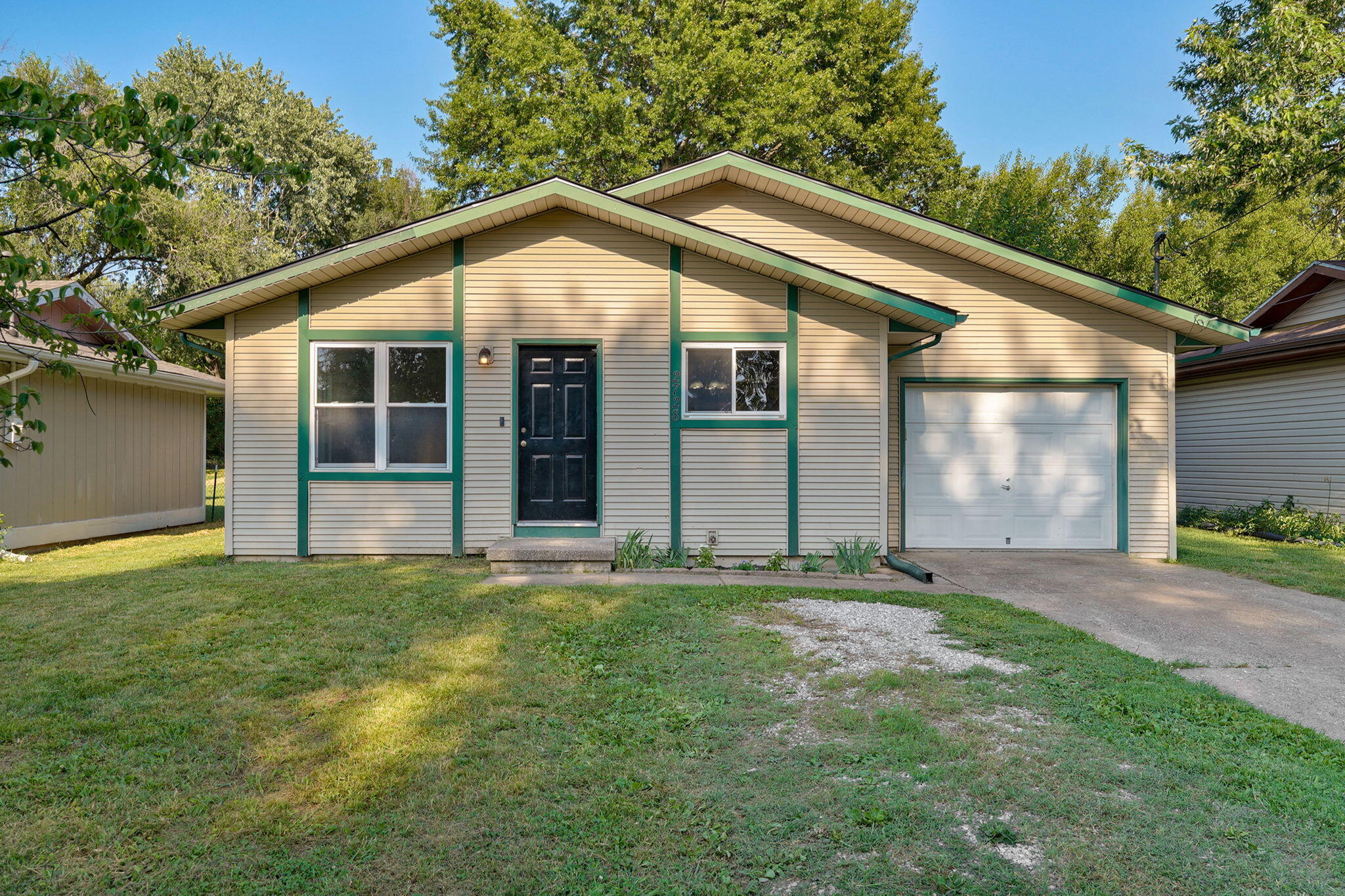 2728 N Summit Avenue, Springfield MO 65803
