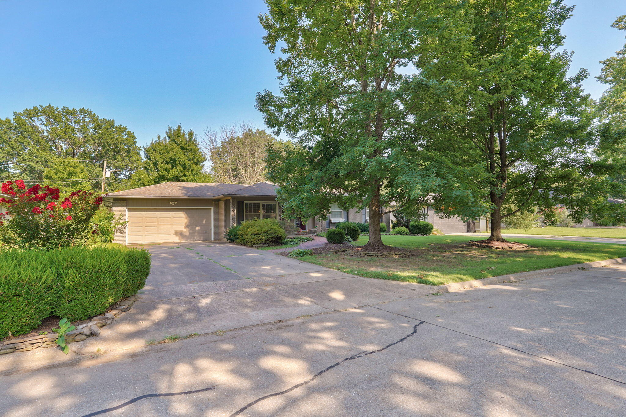 2444 S Mccann Avenue, Springfield MO 65804